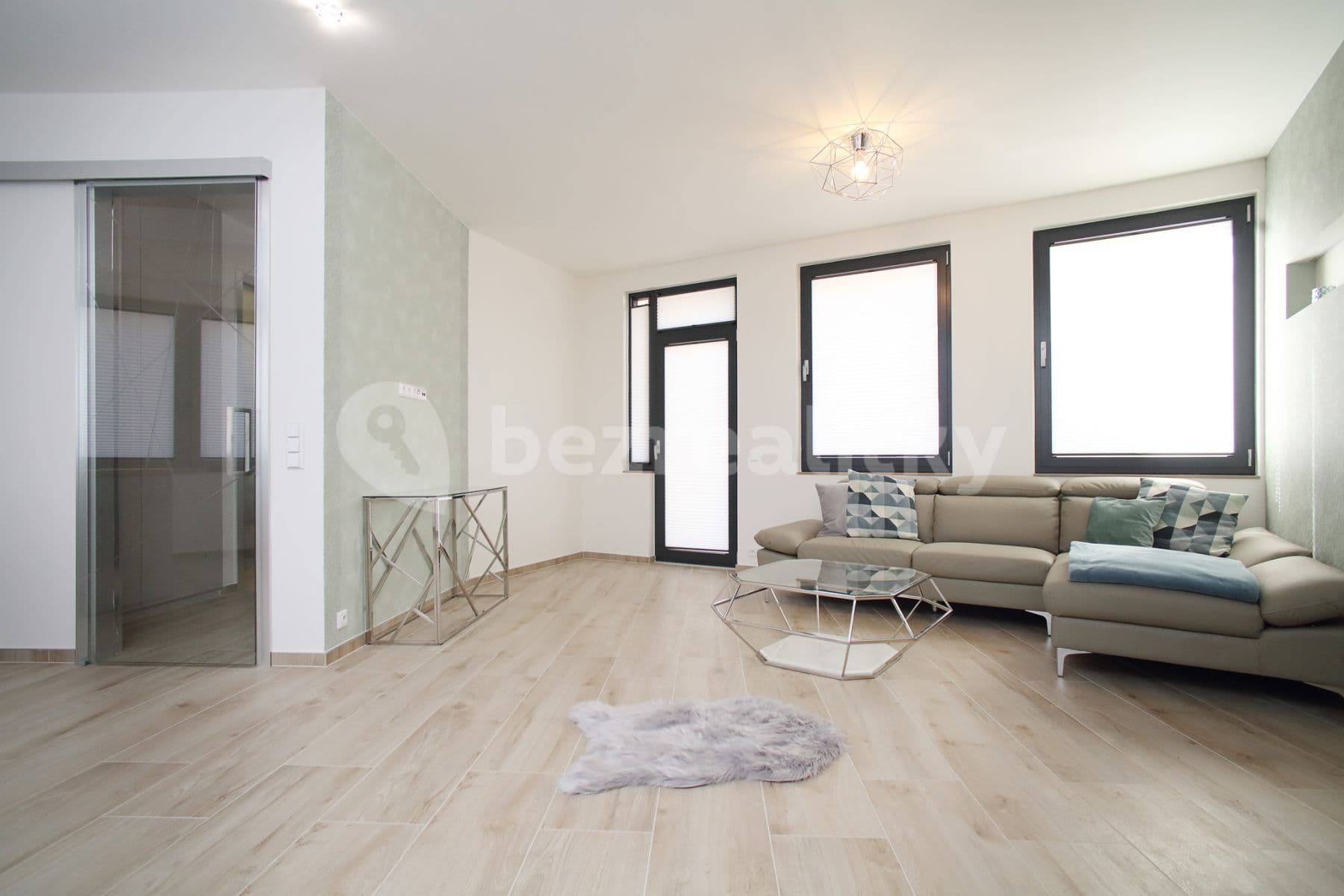 Prenájom bytu 3-izbový 102 m², Biskupský Dvůr, Praha, Praha Prenájom bytu 3-izbový 102 m², Biskupský Dvůr, Praha, Praha