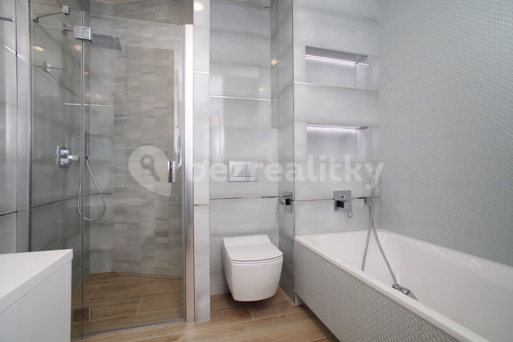 Prenájom bytu 3-izbový 102 m², Biskupský Dvůr, Praha, Praha Prenájom bytu 3-izbový 102 m², Biskupský Dvůr, Praha, Praha