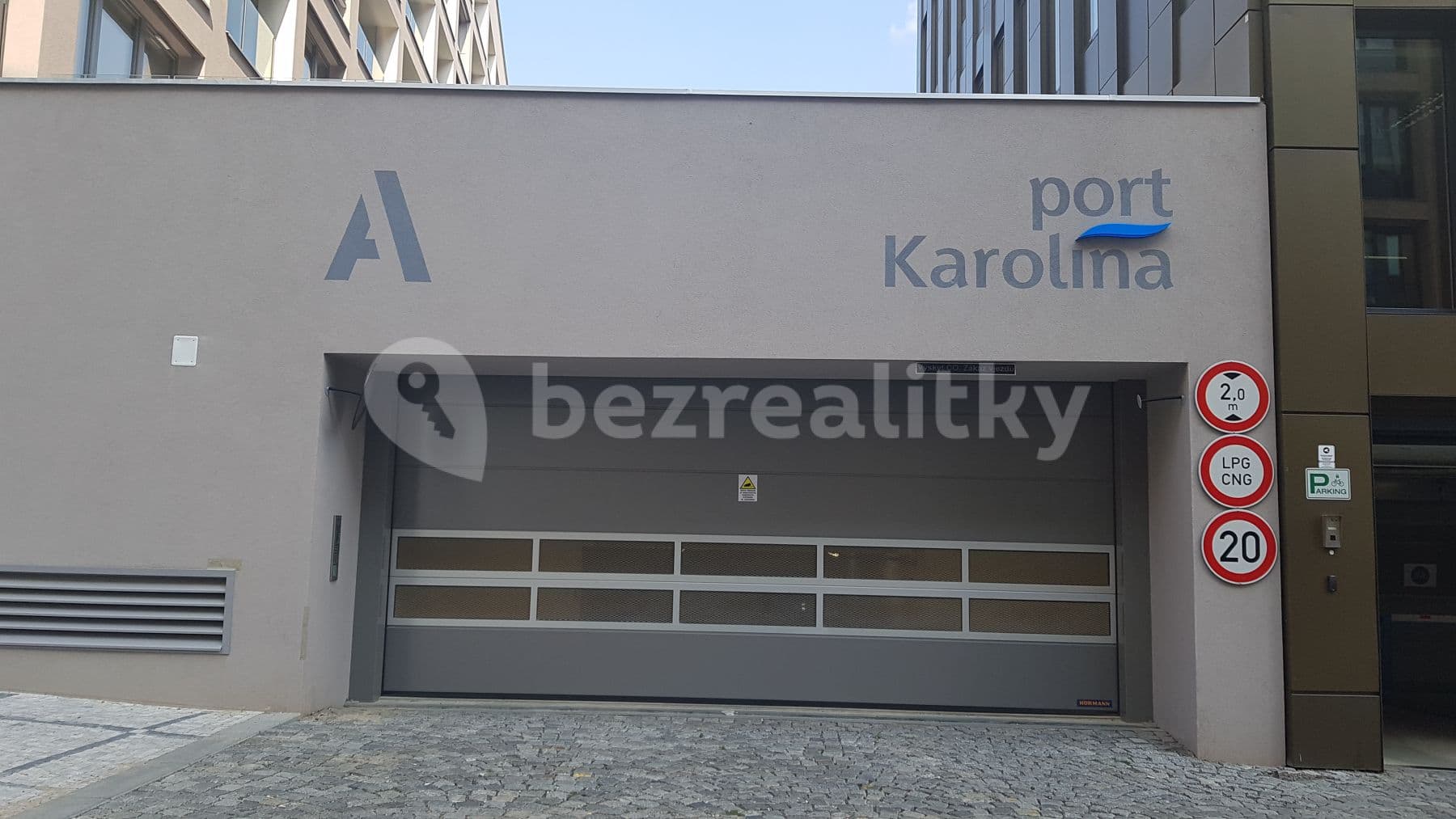 Prenájom garáže 12 m², U Mlýnského kanálu, Praha, Praha Prenájom garáže 12 m², U Mlýnského kanálu, Praha, Praha