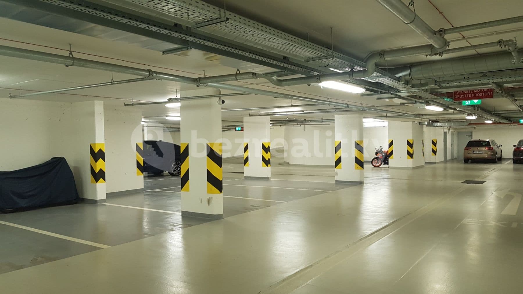 Prenájom garáže 12 m², U Mlýnského kanálu, Praha, Praha Prenájom garáže 12 m², U Mlýnského kanálu, Praha, Praha