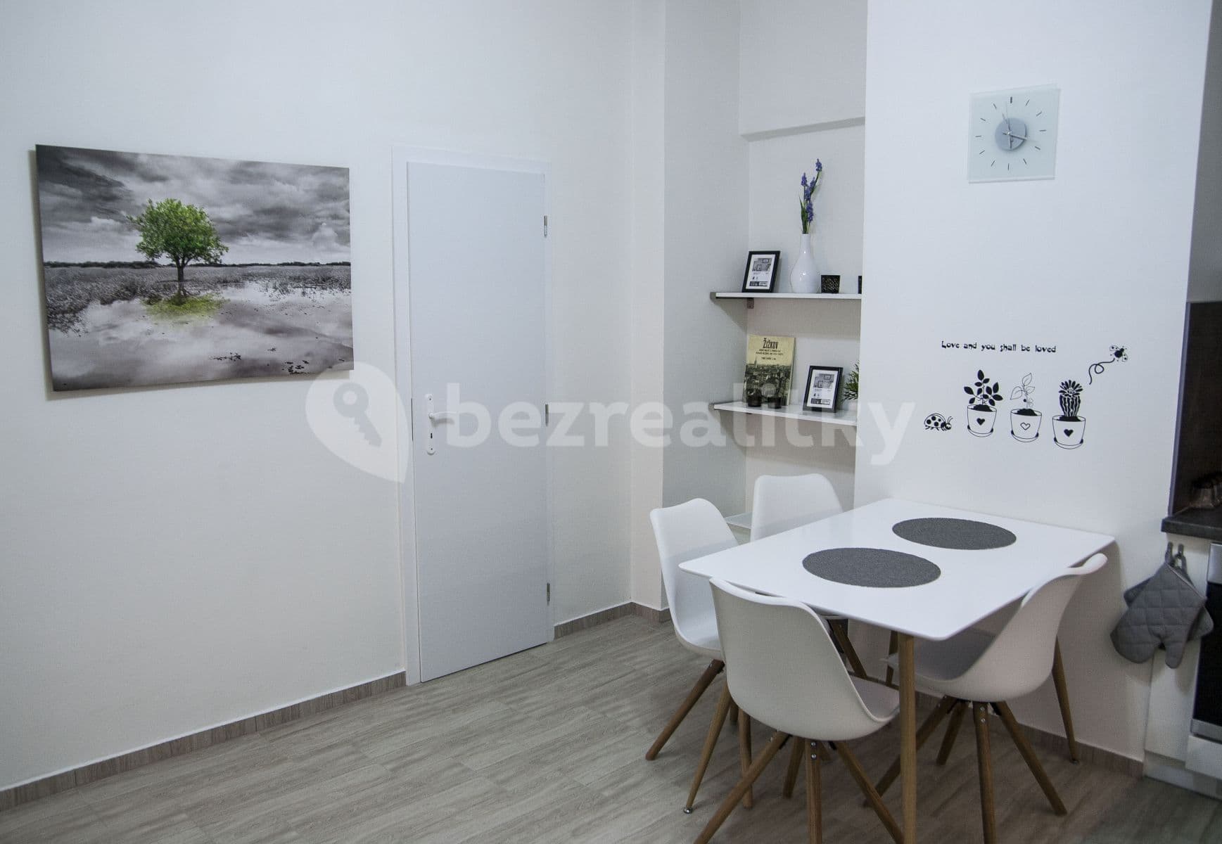 Prenájom bytu 1-izbový 42 m², Bořivojova, Praha, Praha Prenájom bytu 1-izbový 42 m², Bořivojova, Praha, Praha