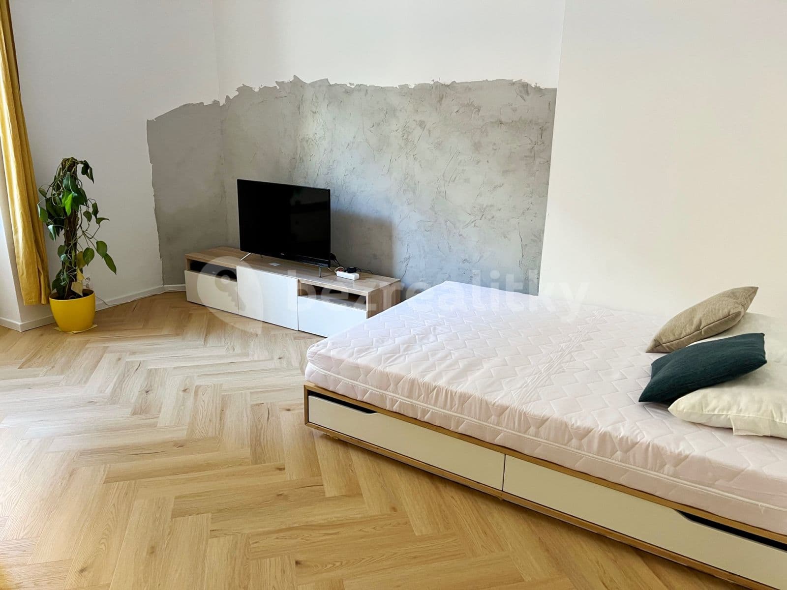 Prenájom bytu 1-izbový 42 m², Bořivojova, Praha, Praha Prenájom bytu 1-izbový 42 m², Bořivojova, Praha, Praha