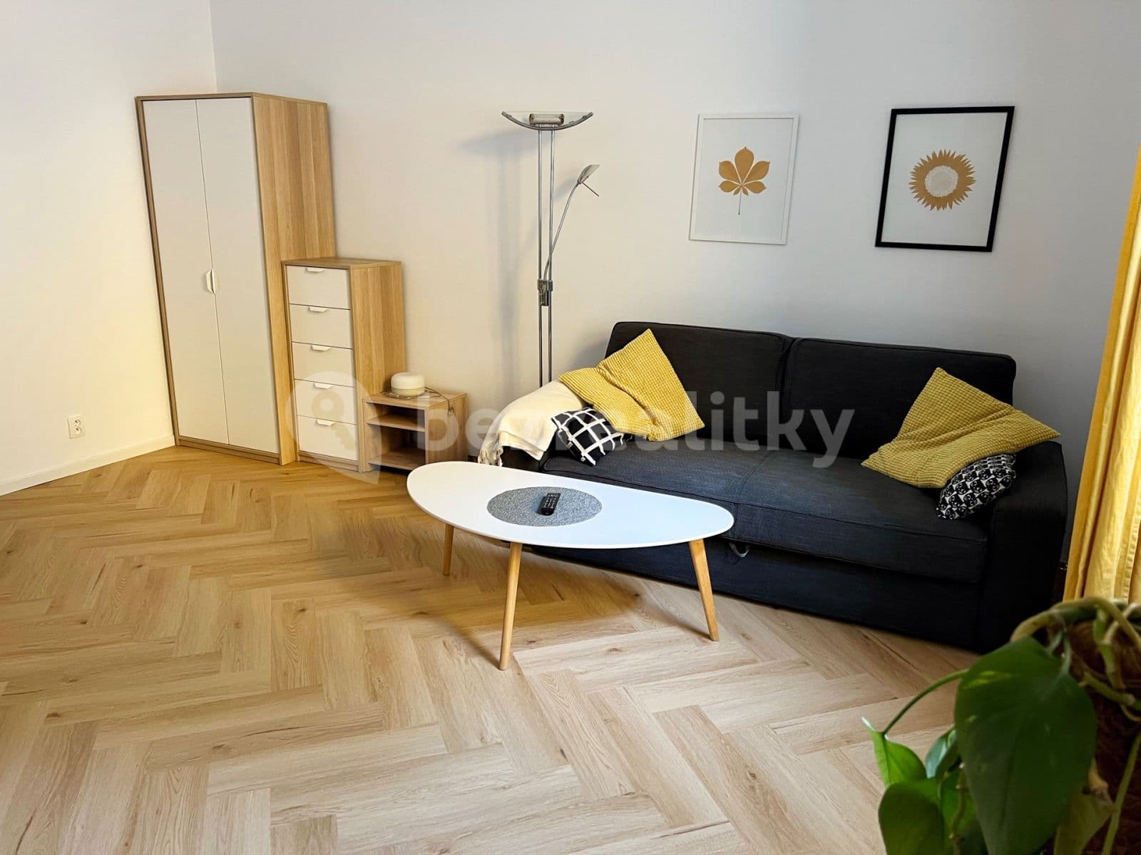 Prenájom bytu 1-izbový 42 m², Bořivojova, Praha, Praha Prenájom bytu 1-izbový 42 m², Bořivojova, Praha, Praha