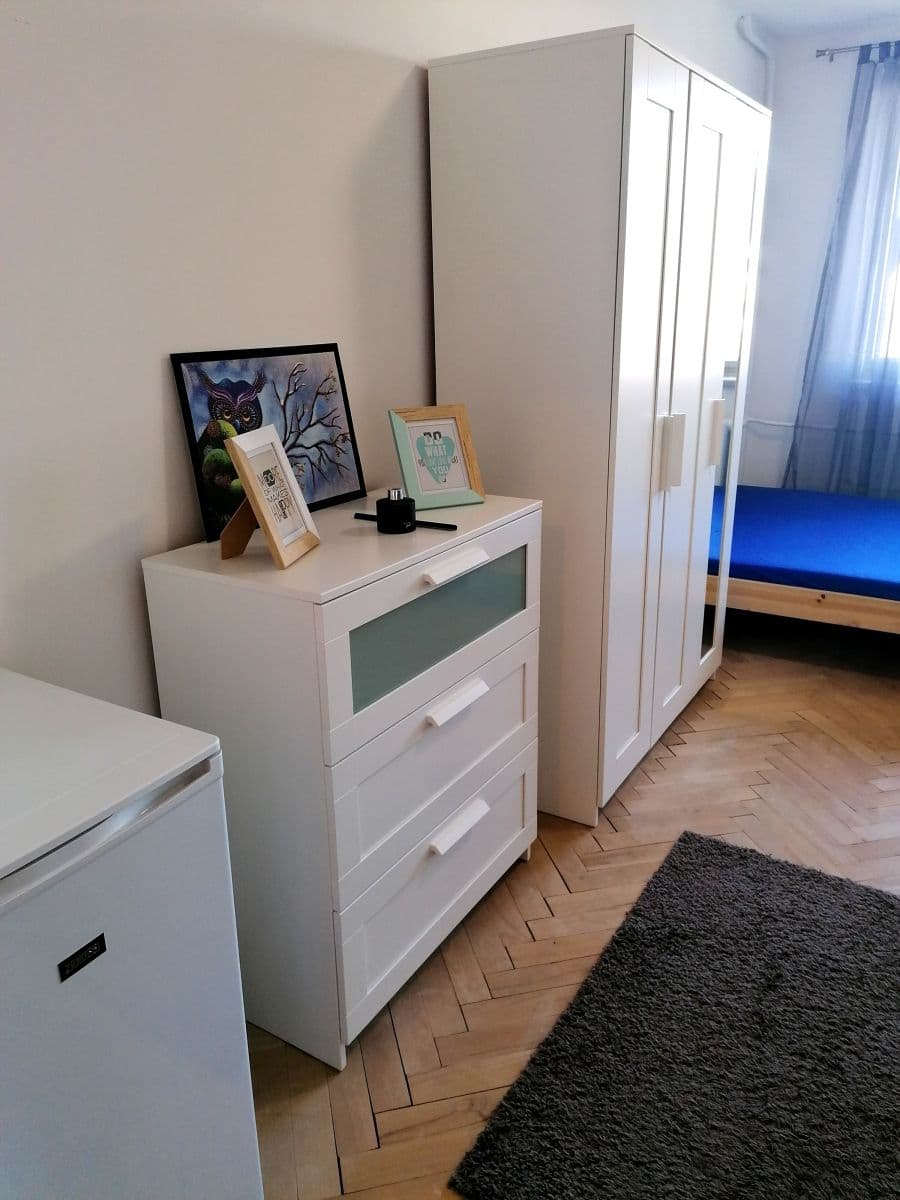 Prenájom bytu 1-izbový 25 m², Kominárska, Nové Mesto, Bratislavský kraj Prenájom bytu 1-izbový 25 m², Kominárska, Nové Mesto, Bratislavský kraj