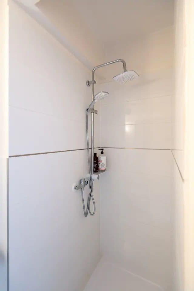 Prenájom bytu 1-izbový 28 m², Ruská, Praha, Praha Prenájom bytu 1-izbový 28 m², Ruská, Praha, Praha