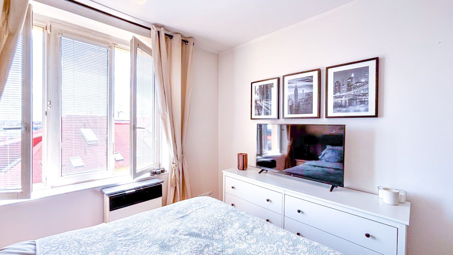 Prenájom bytu 1-izbový 28 m², Ruská, Praha, Praha Prenájom bytu 1-izbový 28 m², Ruská, Praha, Praha