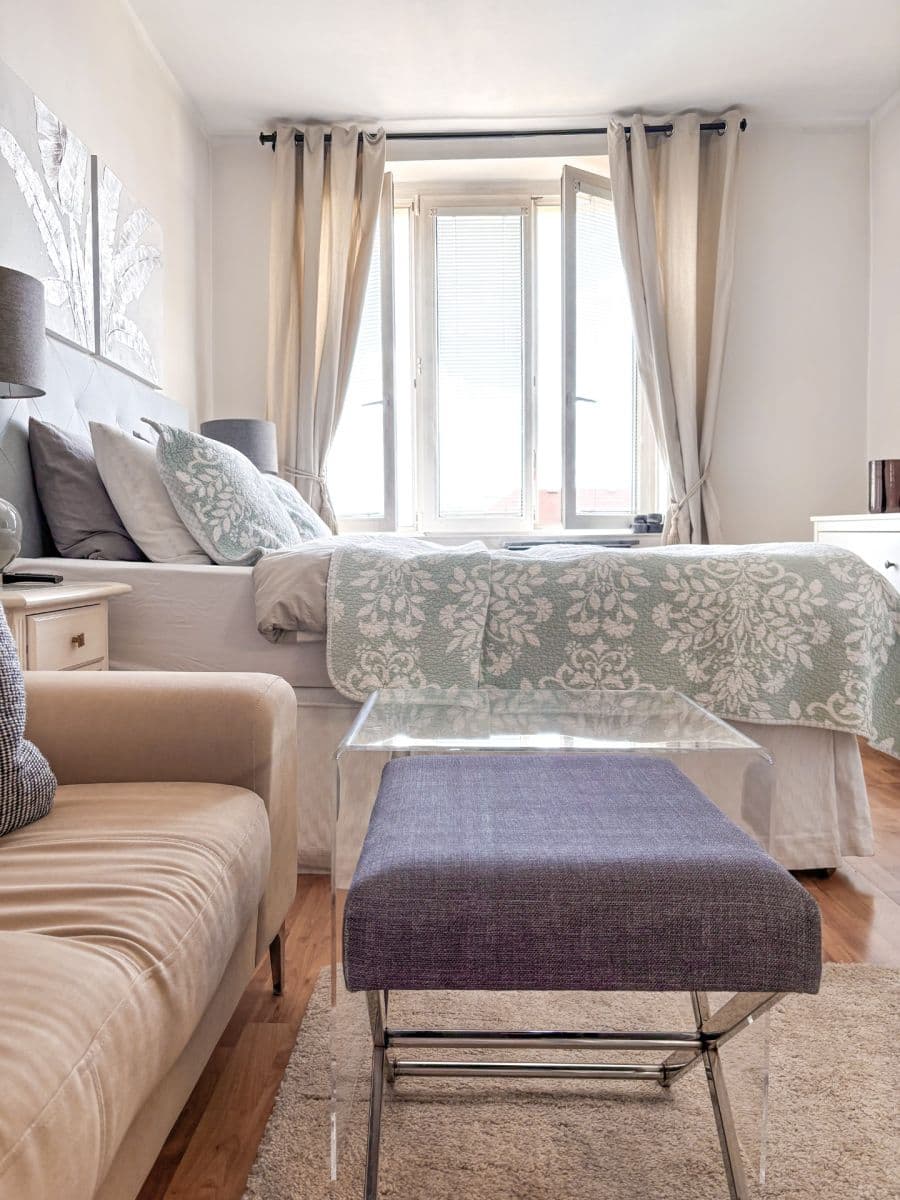 Prenájom bytu 1-izbový 28 m², Ruská, Praha, Praha Prenájom bytu 1-izbový 28 m², Ruská, Praha, Praha