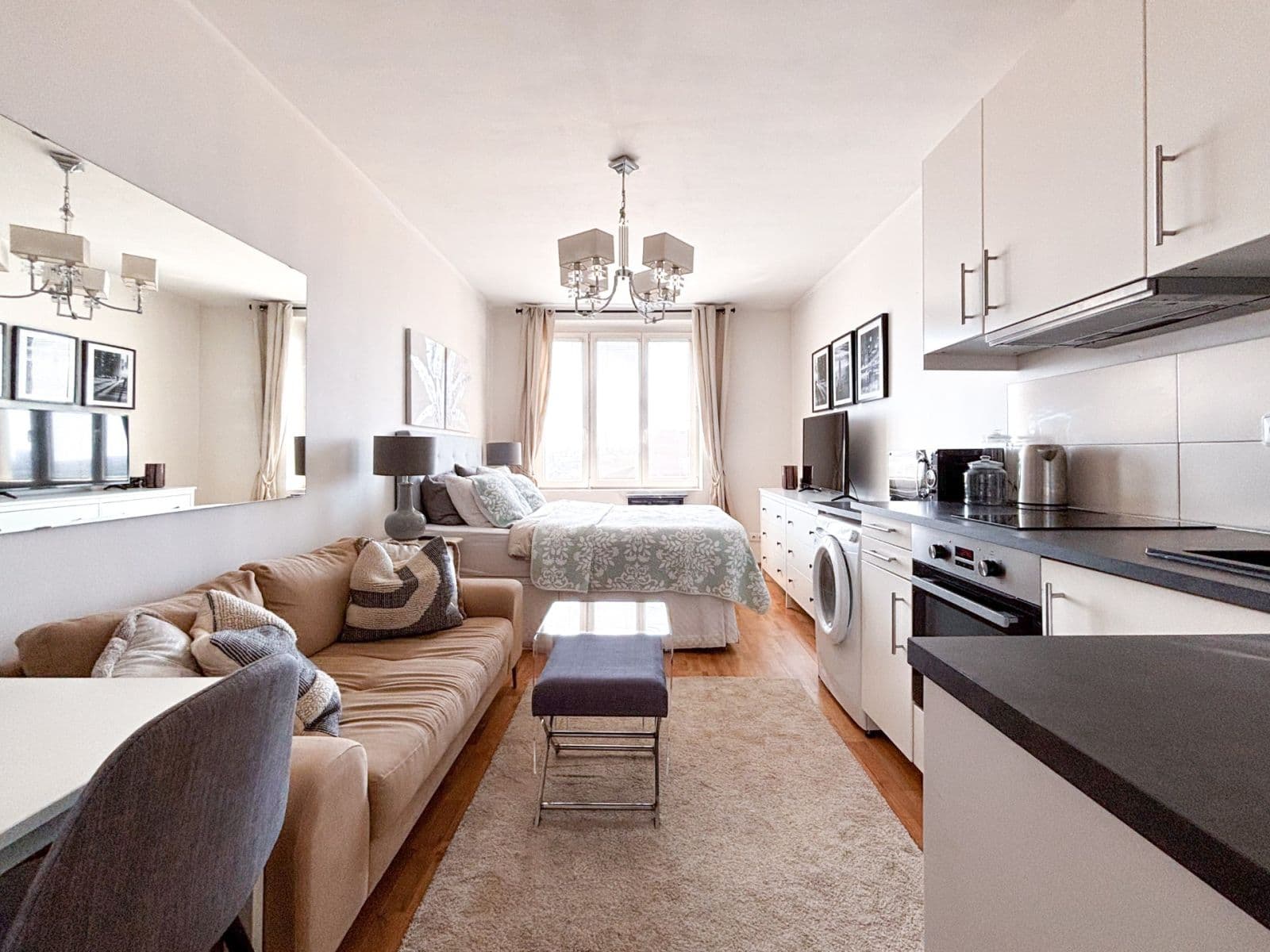 Prenájom bytu 1-izbový 28 m², Ruská, Praha, Praha Prenájom bytu 1-izbový 28 m², Ruská, Praha, Praha