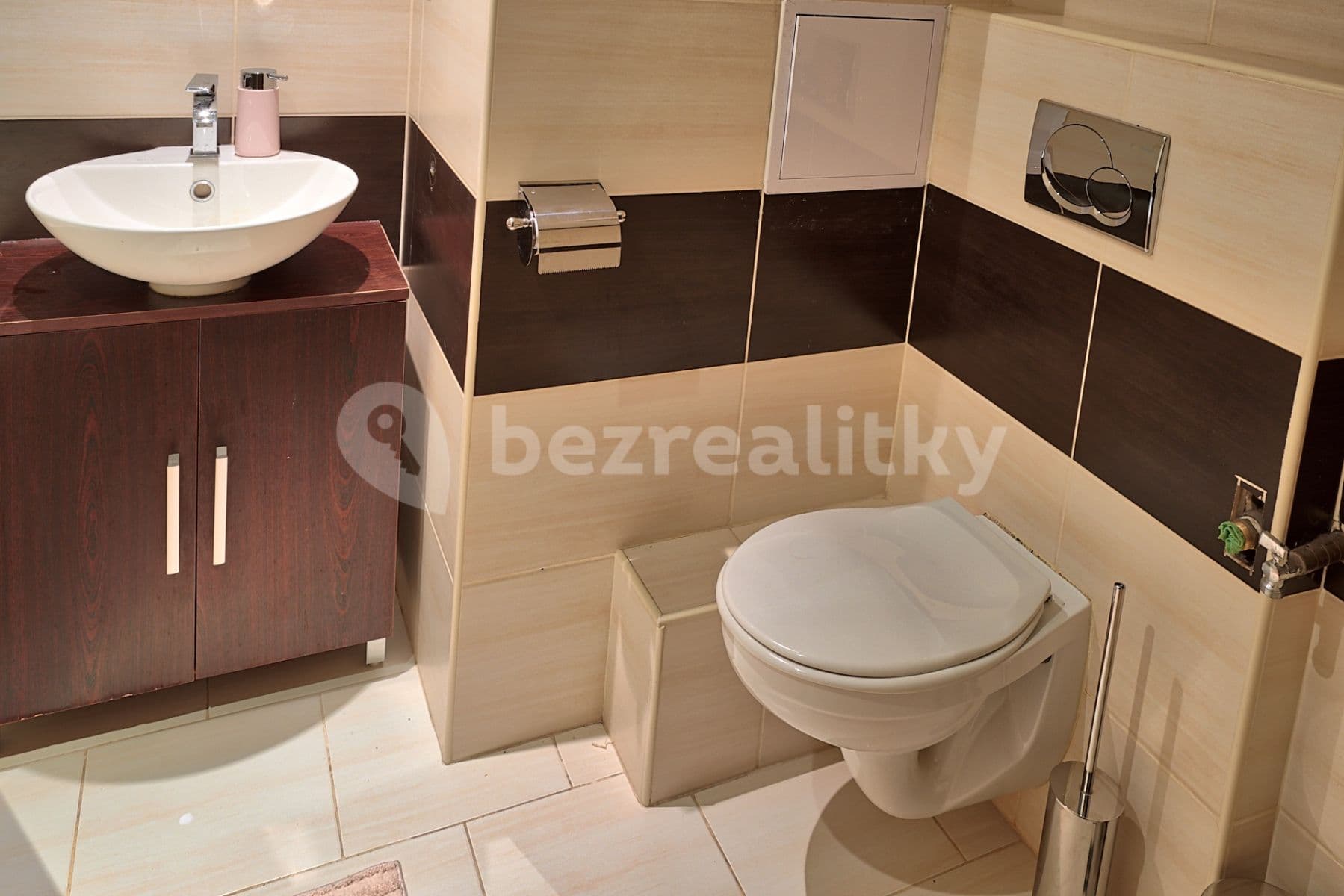 Prenájom bytu 2-izbový 56 m², Nechvílova, Praha, Praha Prenájom bytu 2-izbový 56 m², Nechvílova, Praha, Praha