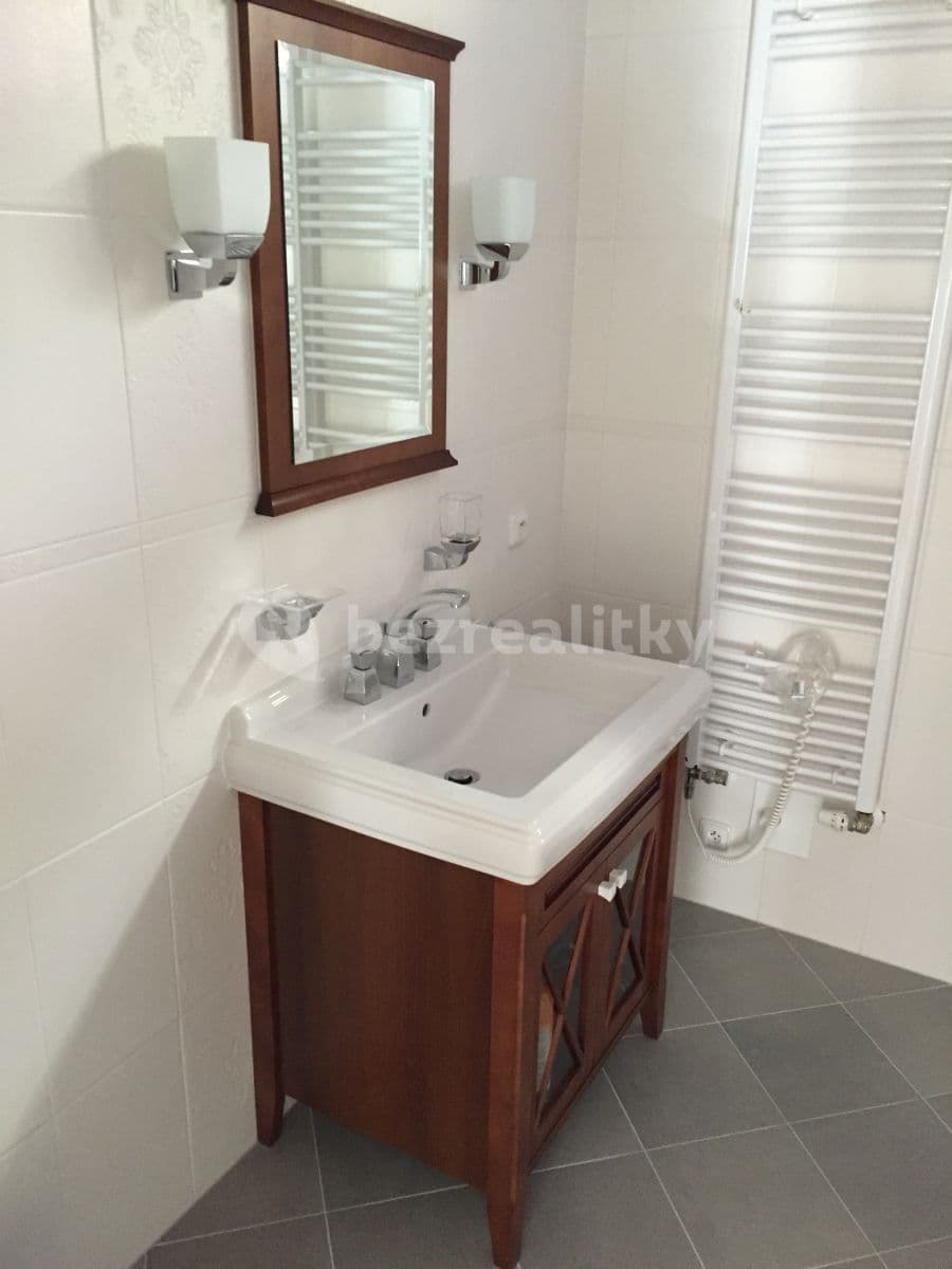 Predaj bytu 3-izbový 130 m², Škroupova, Karlovy Vary, Karlovarský kraj Predaj bytu 3-izbový 130 m², Škroupova, Karlovy Vary, Karlovarský kraj