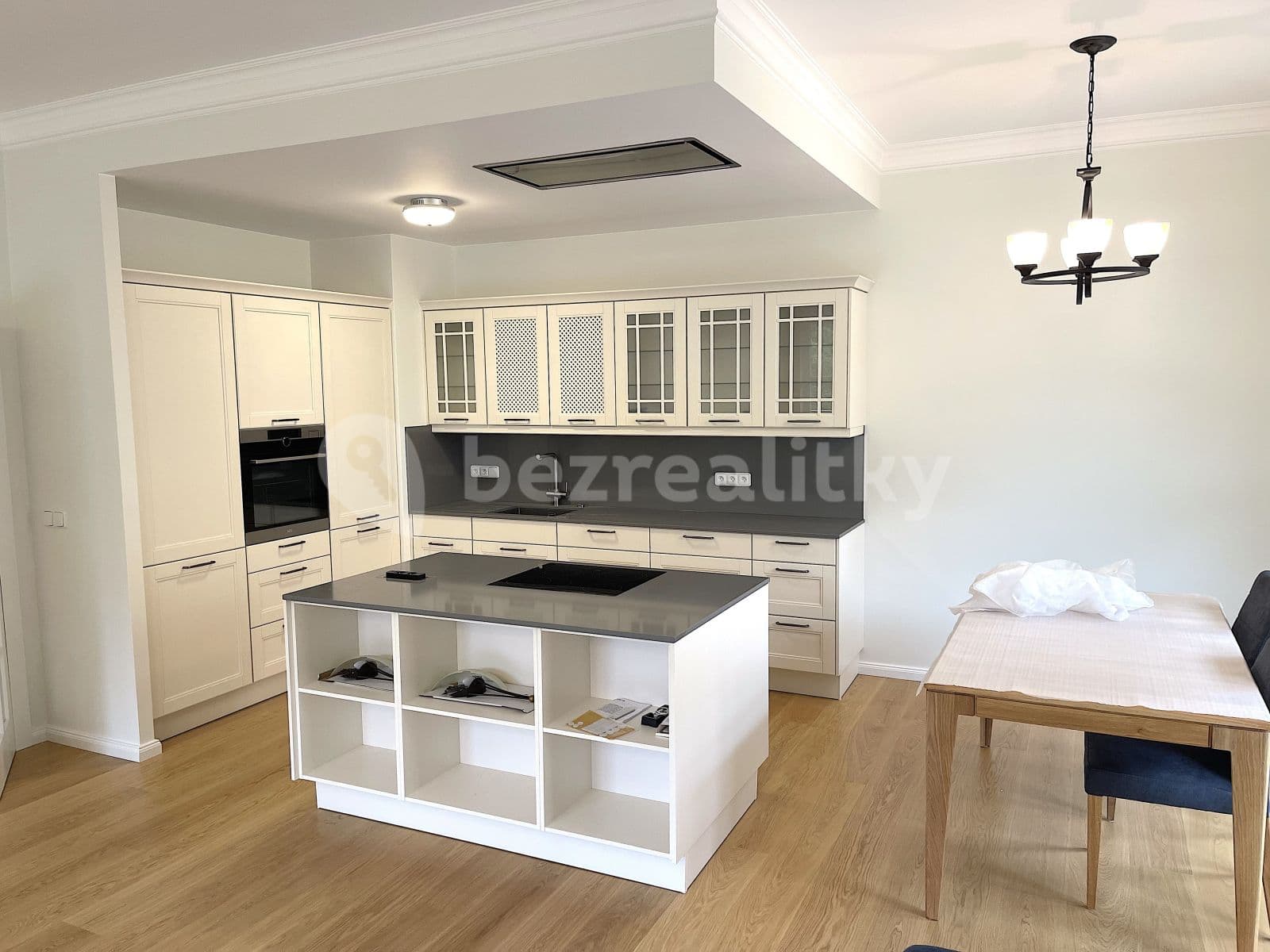 Predaj bytu 3-izbový 130 m², Škroupova, Karlovy Vary, Karlovarský kraj Predaj bytu 3-izbový 130 m², Škroupova, Karlovy Vary, Karlovarský kraj
