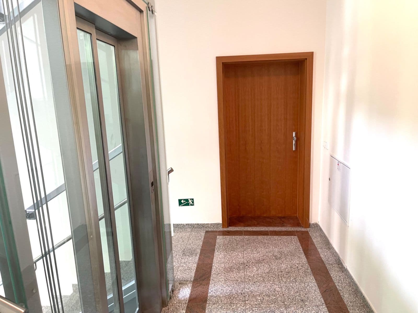 Predaj bytu 3-izbový 130 m², Škroupova, Karlovy Vary, Karlovarský kraj Predaj bytu 3-izbový 130 m², Škroupova, Karlovy Vary, Karlovarský kraj