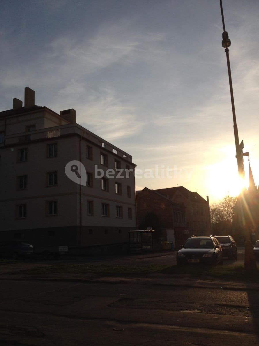 Prenájom bytu 3-izbový 62 m², Tyršovo náměstí, Chrudim, Pardubický kraj Prenájom bytu 3-izbový 62 m², Tyršovo náměstí, Chrudim, Pardubický kraj