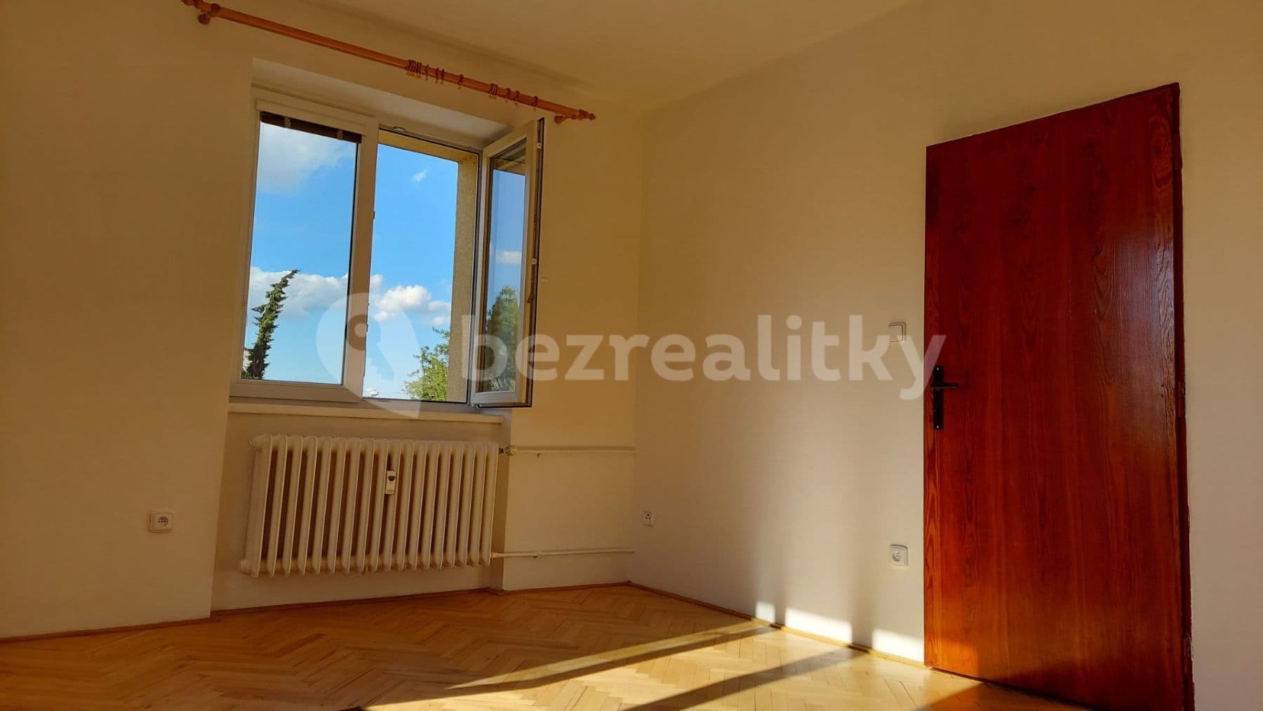 Prenájom bytu 3-izbový 62 m², Tyršovo náměstí, Chrudim, Pardubický kraj Prenájom bytu 3-izbový 62 m², Tyršovo náměstí, Chrudim, Pardubický kraj