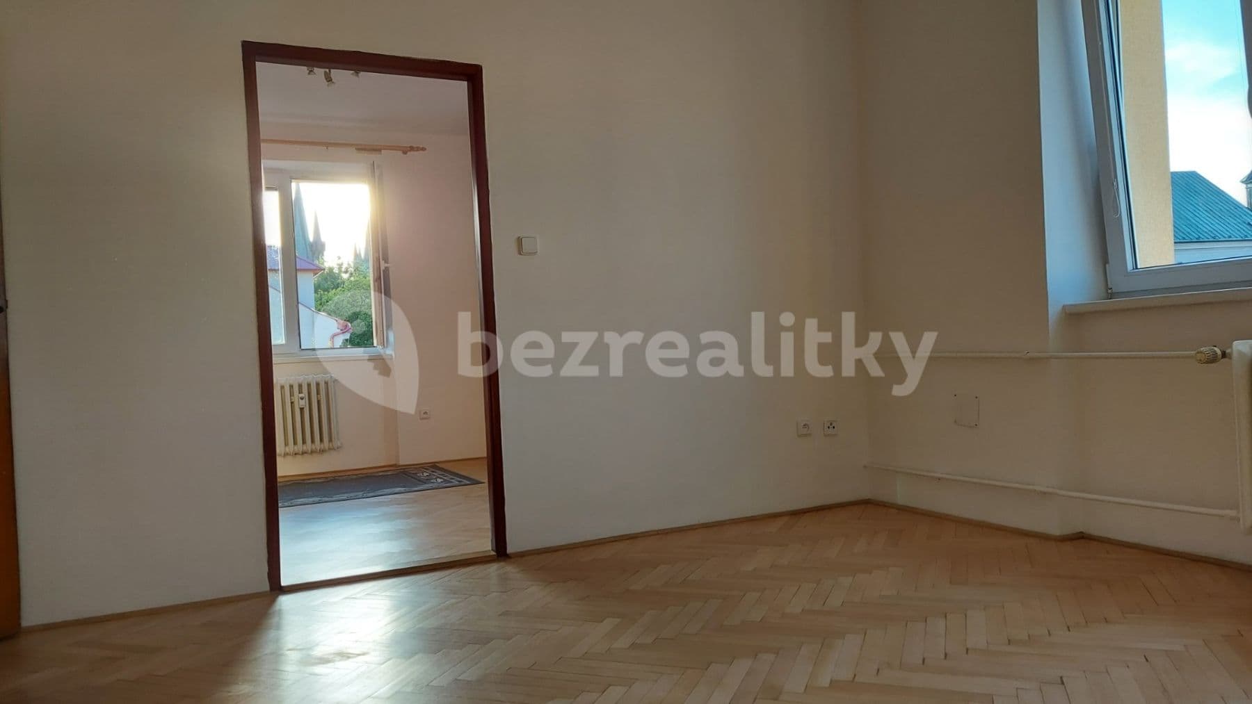 Prenájom bytu 3-izbový 62 m², Tyršovo náměstí, Chrudim, Pardubický kraj Prenájom bytu 3-izbový 62 m², Tyršovo náměstí, Chrudim, Pardubický kraj