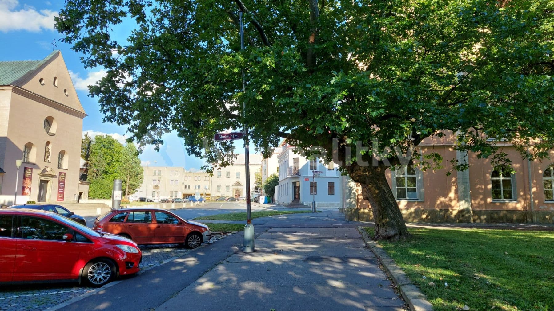 Prenájom bytu 3-izbový 62 m², Tyršovo náměstí, Chrudim, Pardubický kraj Prenájom bytu 3-izbový 62 m², Tyršovo náměstí, Chrudim, Pardubický kraj