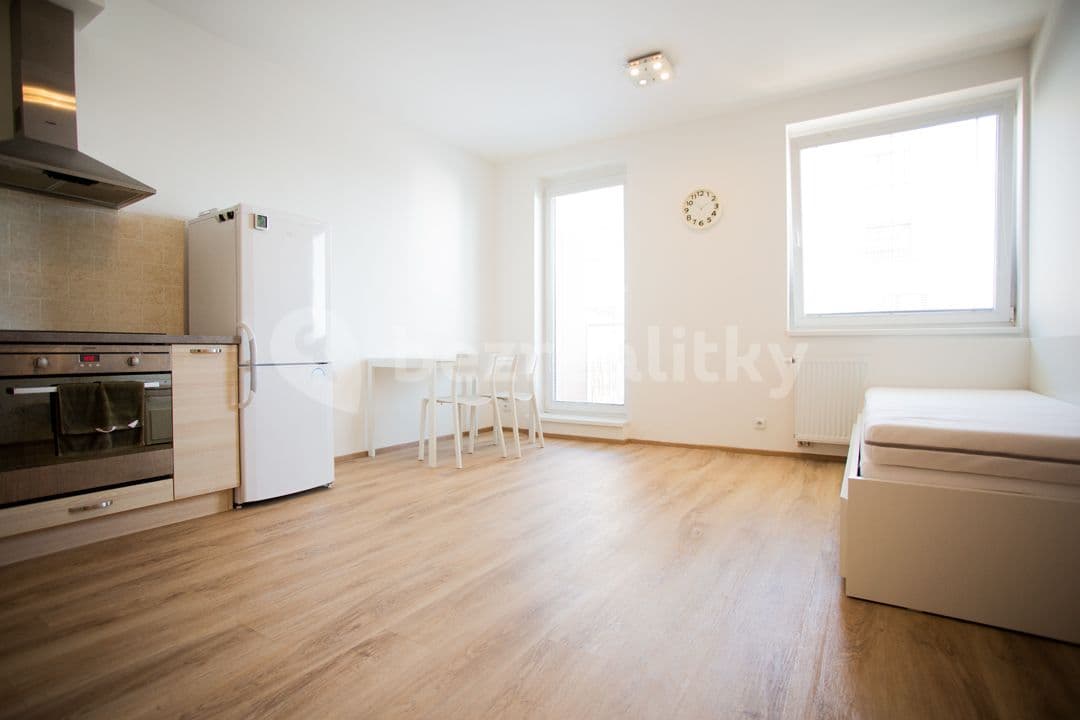 Prenájom bytu 1-izbový 35 m², Svitákova, Praha, Praha Prenájom bytu 1-izbový 35 m², Svitákova, Praha, Praha