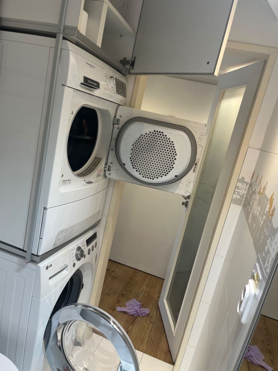 Prenájom bytu 3-izbový 42 m², Molákova, Praha, Praha Prenájom bytu 3-izbový 42 m², Molákova, Praha, Praha