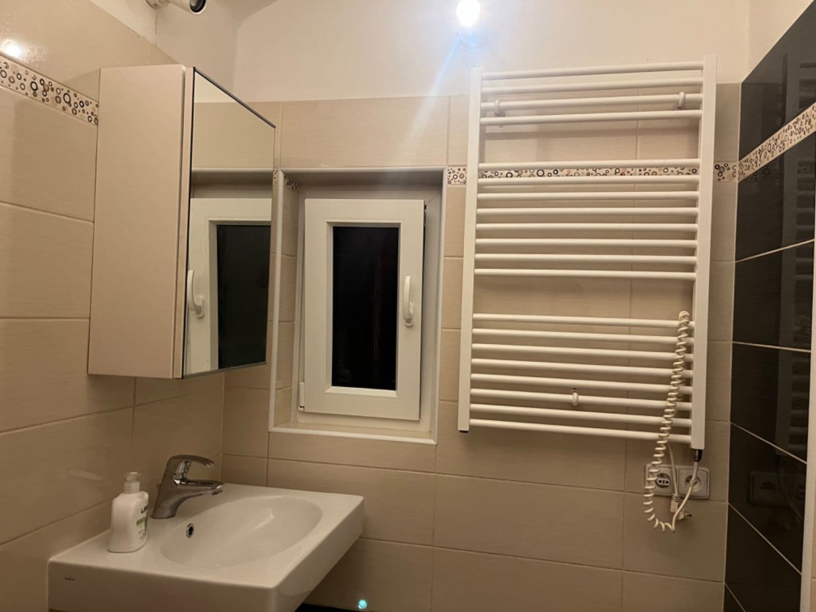 Prenájom bytu 2-izbový 41 m², Oldřichova, Praha, Praha Prenájom bytu 2-izbový 41 m², Oldřichova, Praha, Praha