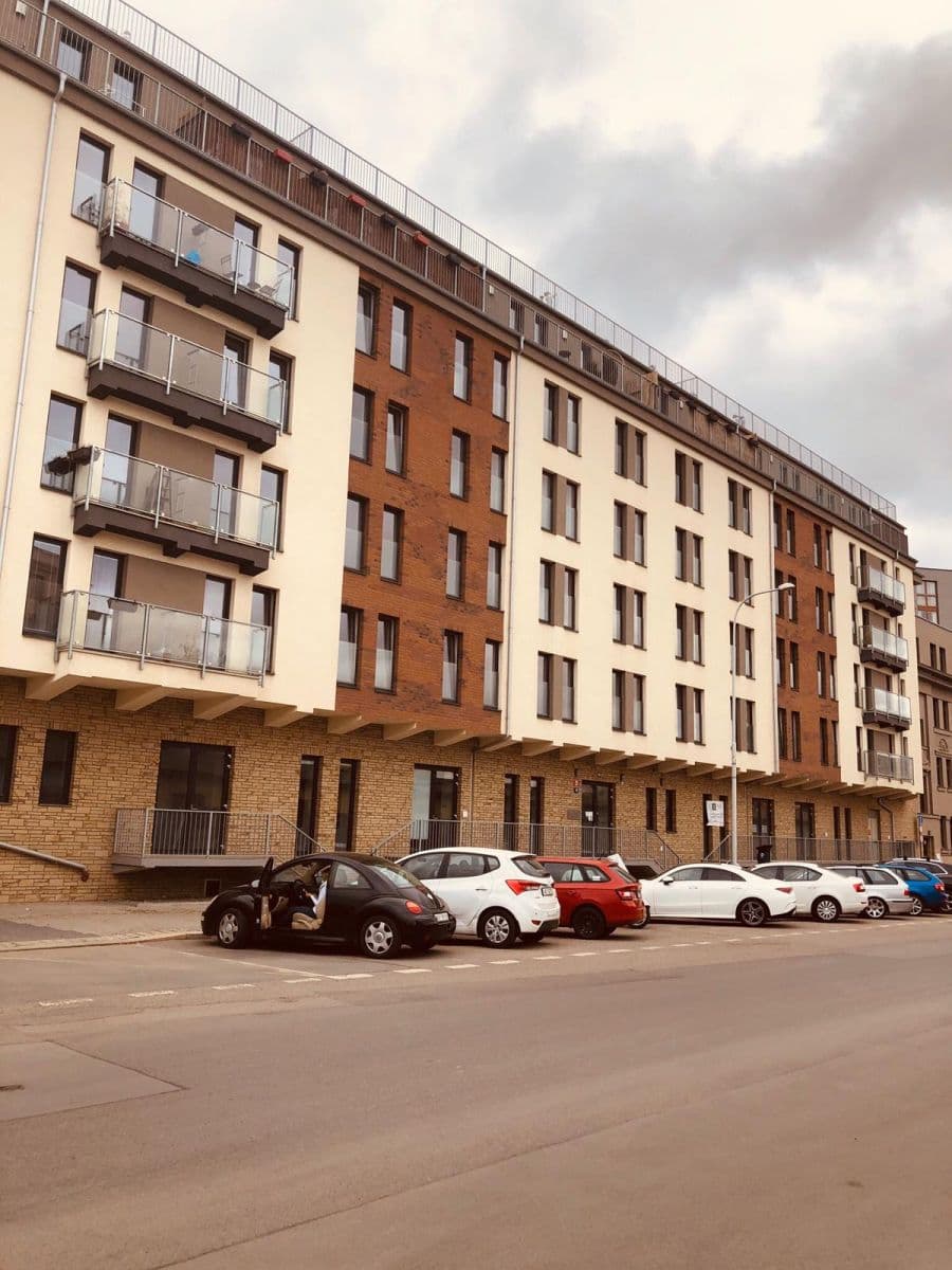 Prenájom bytu 1-izbový 37 m², Jankovcova, Praha, Praha Prenájom bytu 1-izbový 37 m², Jankovcova, Praha, Praha
