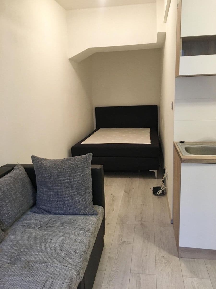 Prenájom bytu 1-izbový 37 m², Jankovcova, Praha, Praha Prenájom bytu 1-izbový 37 m², Jankovcova, Praha, Praha