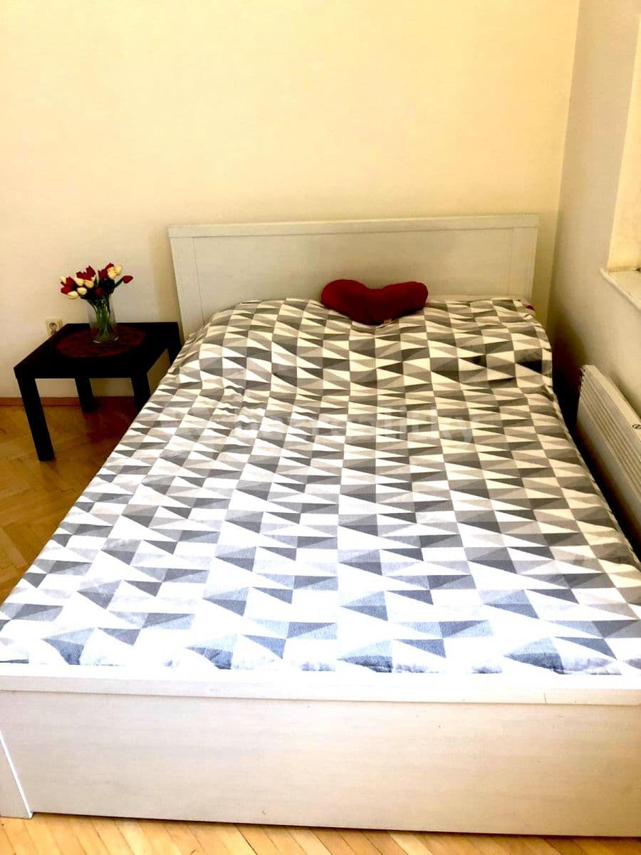 Prenájom bytu 1-izbový 26 m², Slezská, Praha, Praha Prenájom bytu 1-izbový 26 m², Slezská, Praha, Praha