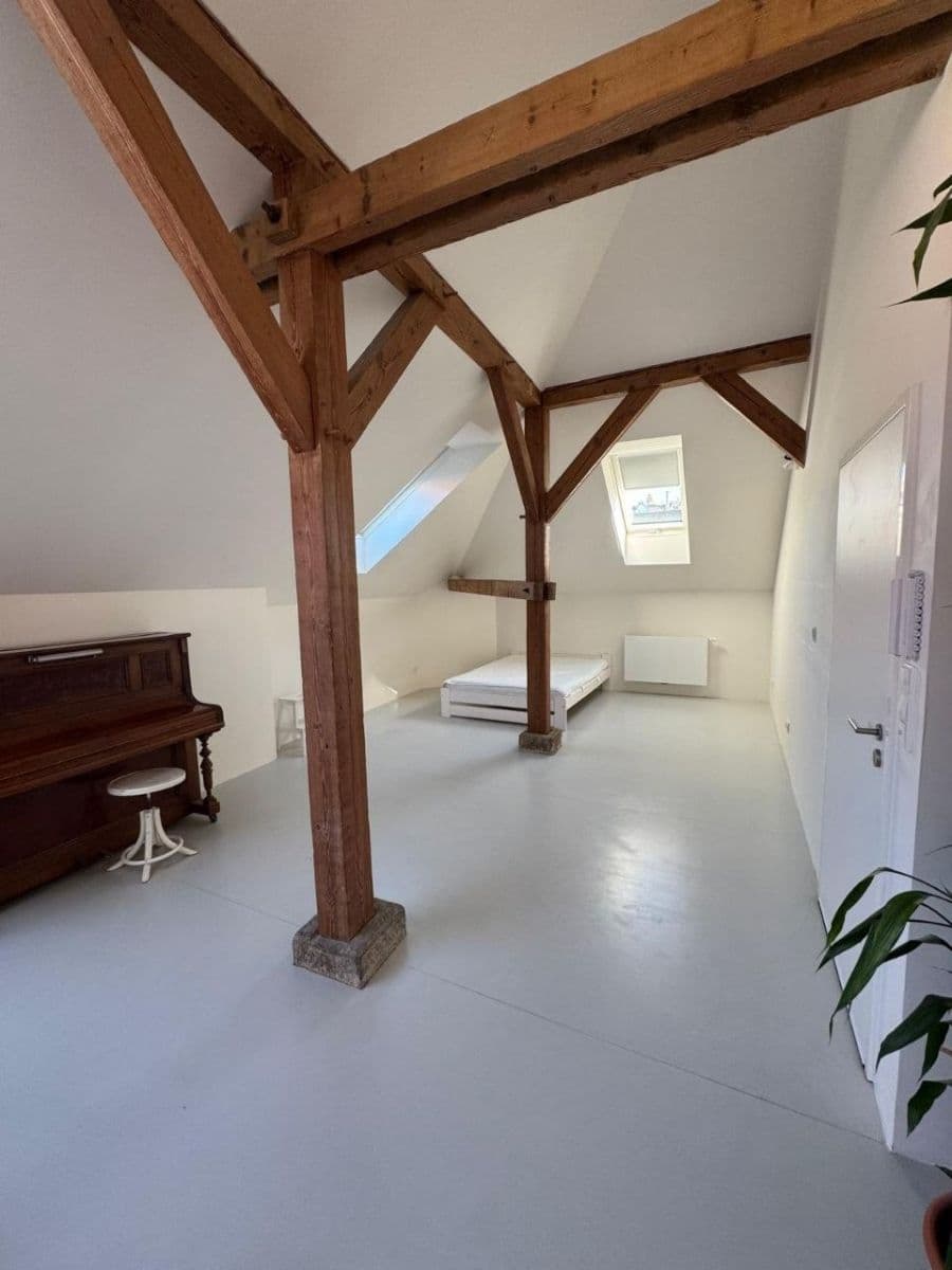 Prenájom bytu 2-izbový 85 m², Jeronýmova, Praha, Praha Prenájom bytu 2-izbový 85 m², Jeronýmova, Praha, Praha