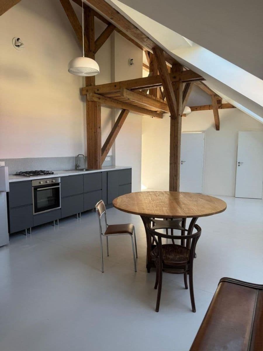 Prenájom bytu 2-izbový 85 m², Jeronýmova, Praha, Praha Prenájom bytu 2-izbový 85 m², Jeronýmova, Praha, Praha