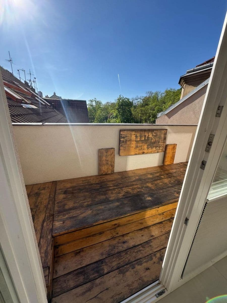 Prenájom bytu 2-izbový 85 m², Jeronýmova, Praha, Praha Prenájom bytu 2-izbový 85 m², Jeronýmova, Praha, Praha