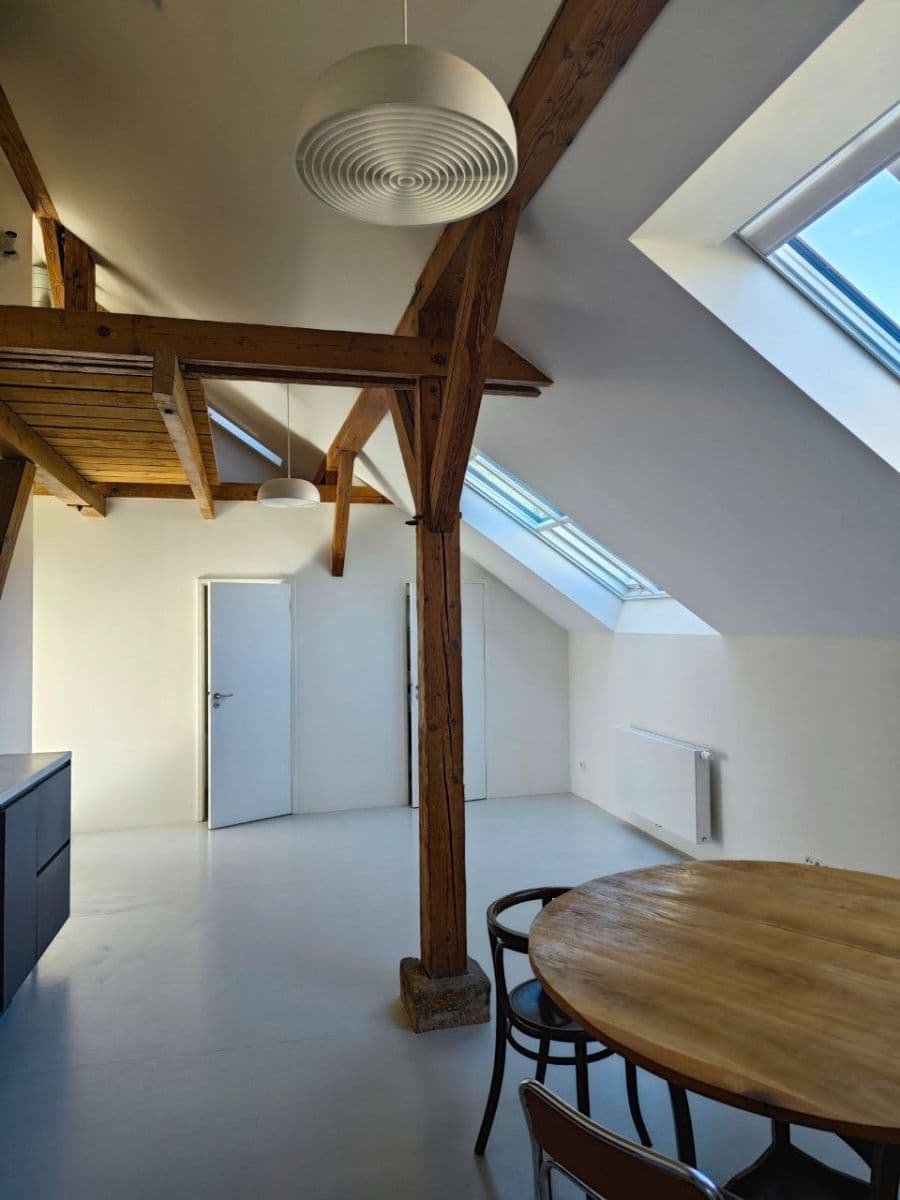 Prenájom bytu 2-izbový 85 m², Jeronýmova, Praha, Praha Prenájom bytu 2-izbový 85 m², Jeronýmova, Praha, Praha