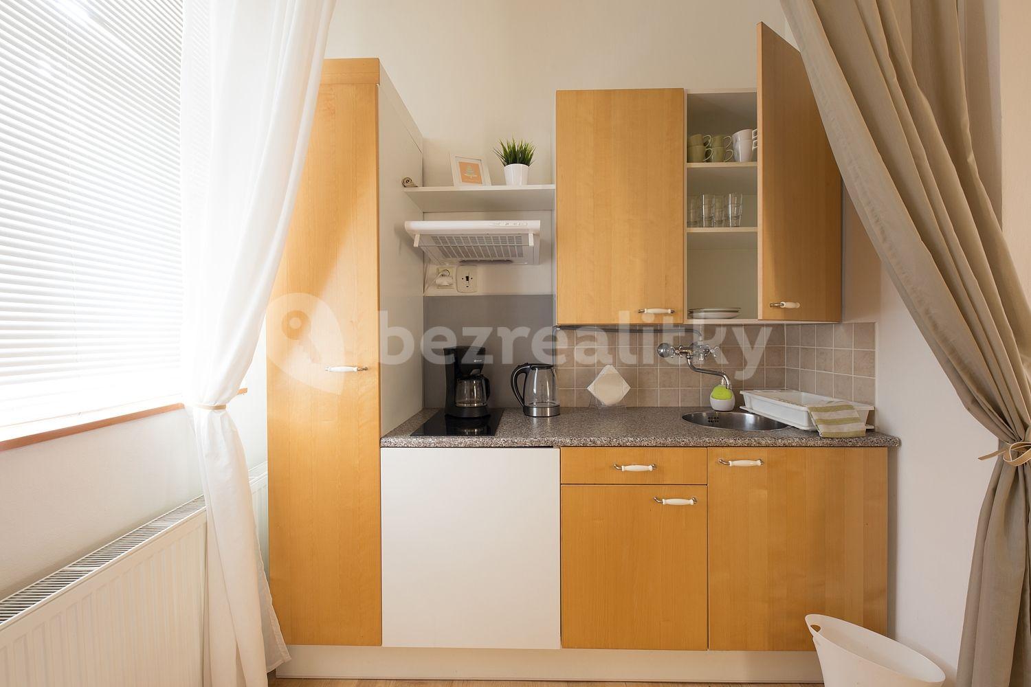 Prenájom bytu 1-izbový 37 m², Klimentská, Praha, Praha