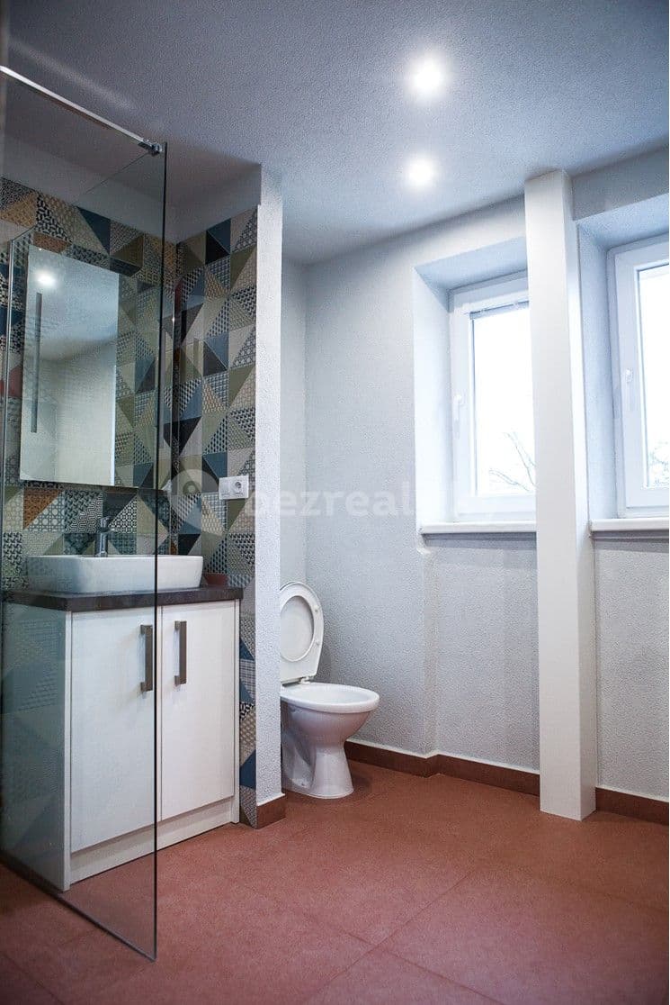 Prenájom bytu 2-izbový 51 m², Vrchlického, Jihlava, Kraj Vysočina Prenájom bytu 2-izbový 51 m², Vrchlického, Jihlava, Kraj Vysočina