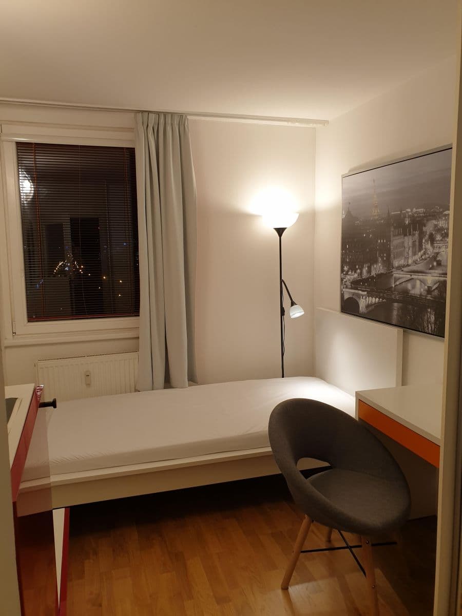 Prenájom bytu 3-izbový 52 m², Molákova, Praha, Praha Prenájom bytu 3-izbový 52 m², Molákova, Praha, Praha