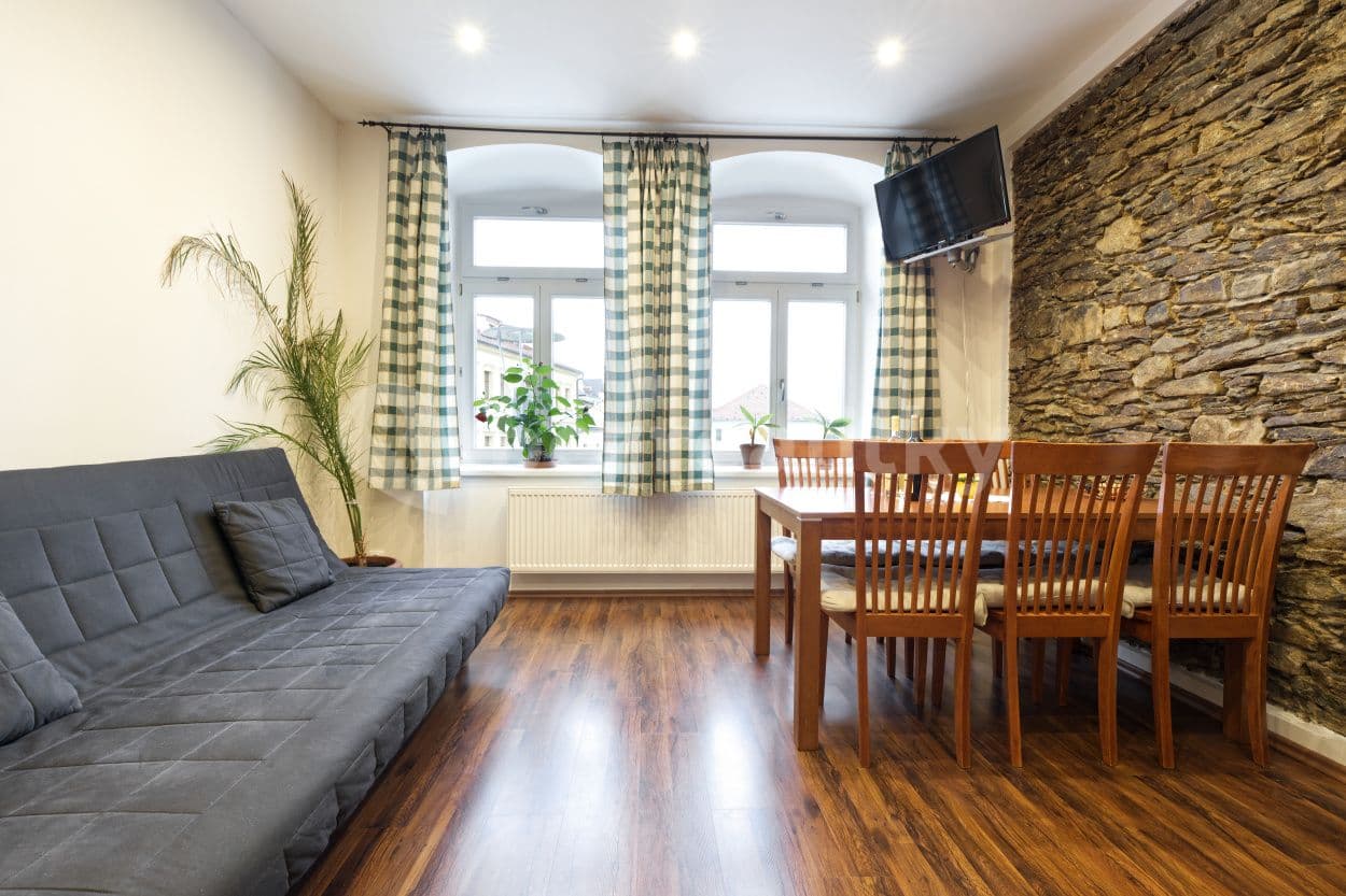 Prenájom bytu 3-izbový 60 m², Náměstí, Kašperské Hory, Plzeňský kraj Prenájom bytu 3-izbový 60 m², Náměstí, Kašperské Hory, Plzeňský kraj