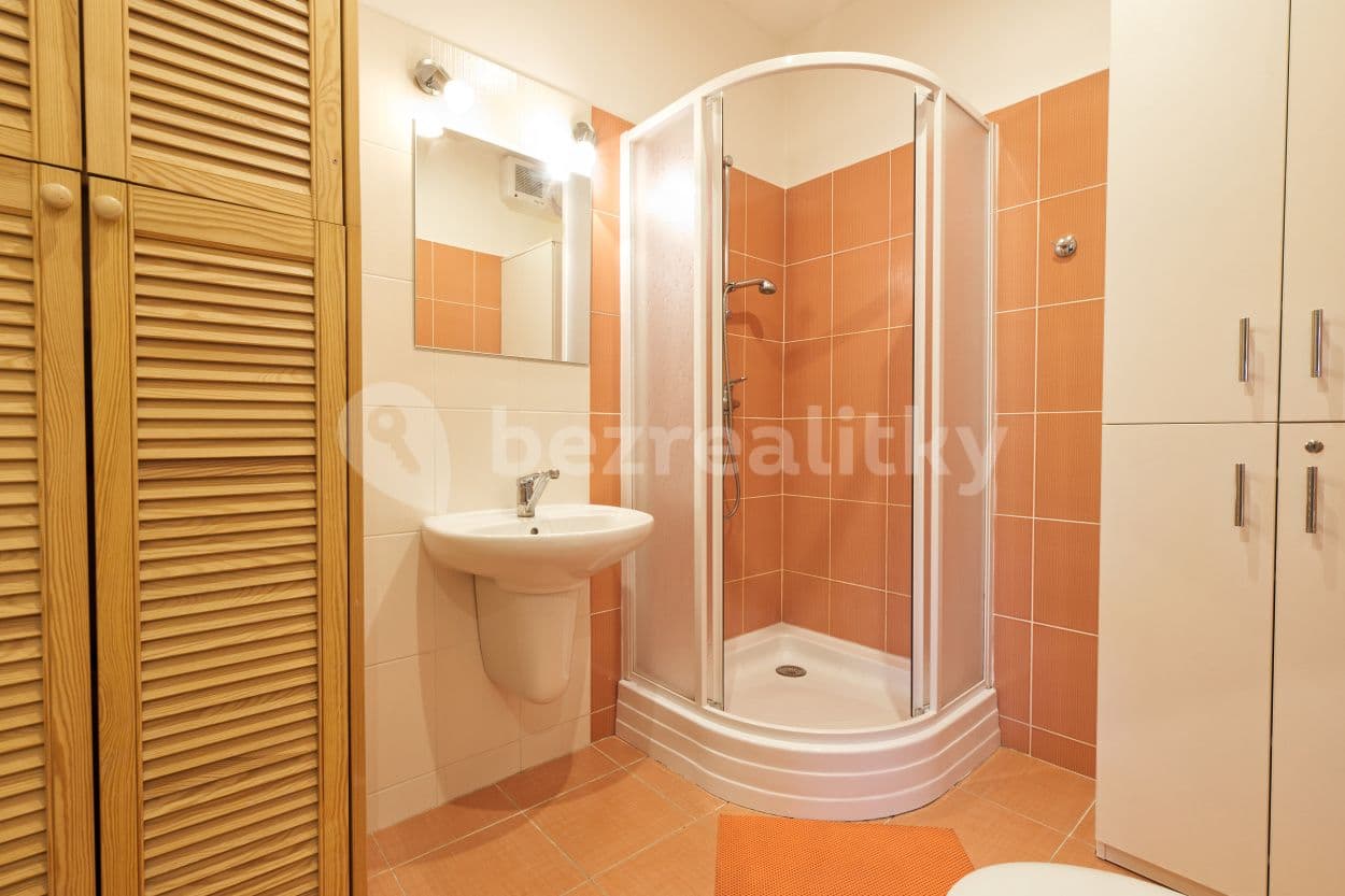 Prenájom bytu 3-izbový 60 m², Náměstí, Kašperské Hory, Plzeňský kraj Prenájom bytu 3-izbový 60 m², Náměstí, Kašperské Hory, Plzeňský kraj