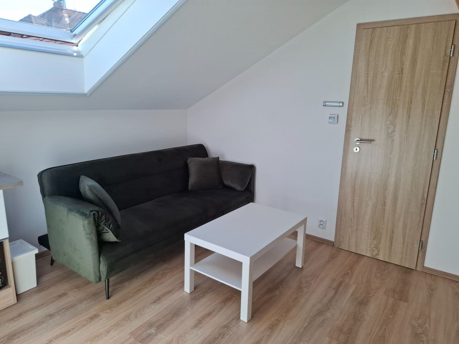 Prenájom bytu 2-izbový 35 m², Na Návsi, Čestlice, Středočeský kraj Prenájom bytu 2-izbový 35 m², Na Návsi, Čestlice, Středočeský kraj