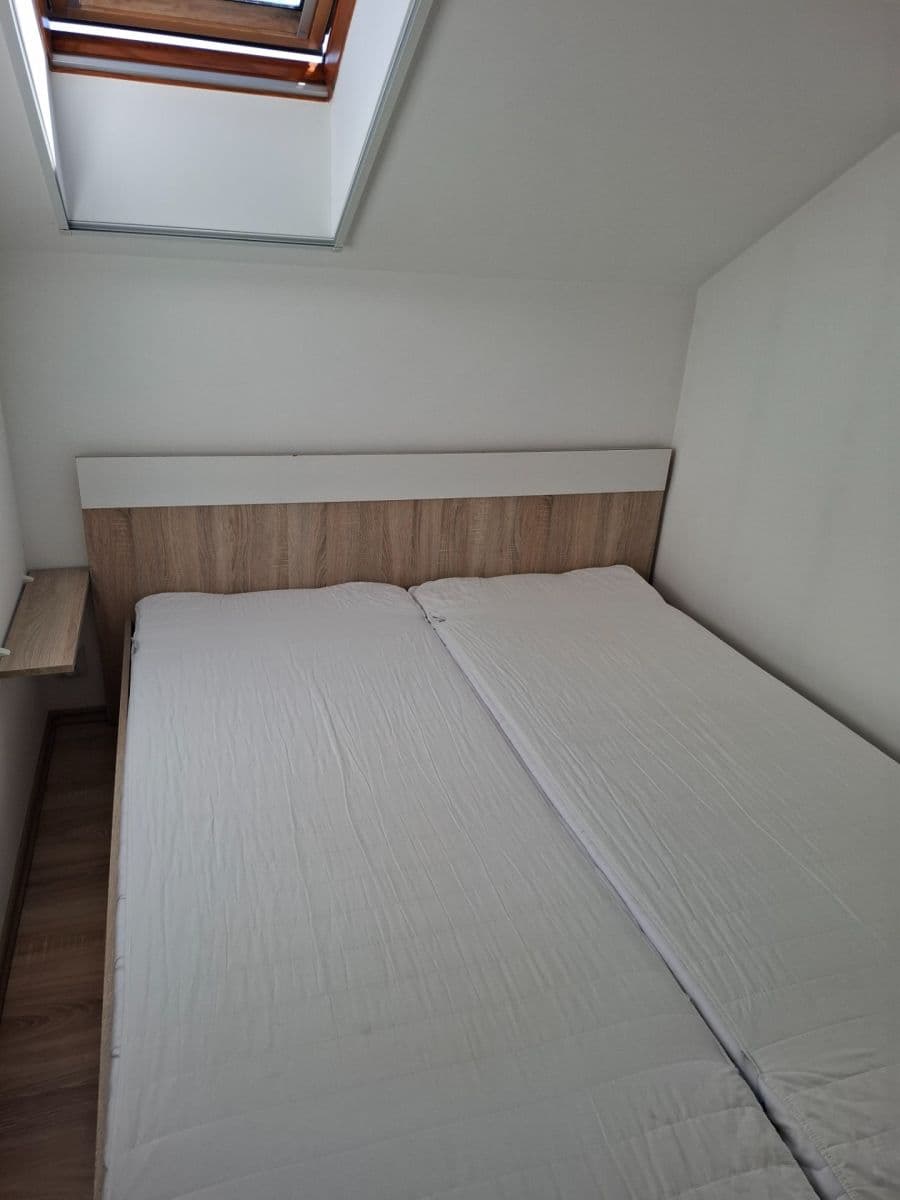 Prenájom bytu 2-izbový 35 m², Na Návsi, Čestlice, Středočeský kraj Prenájom bytu 2-izbový 35 m², Na Návsi, Čestlice, Středočeský kraj