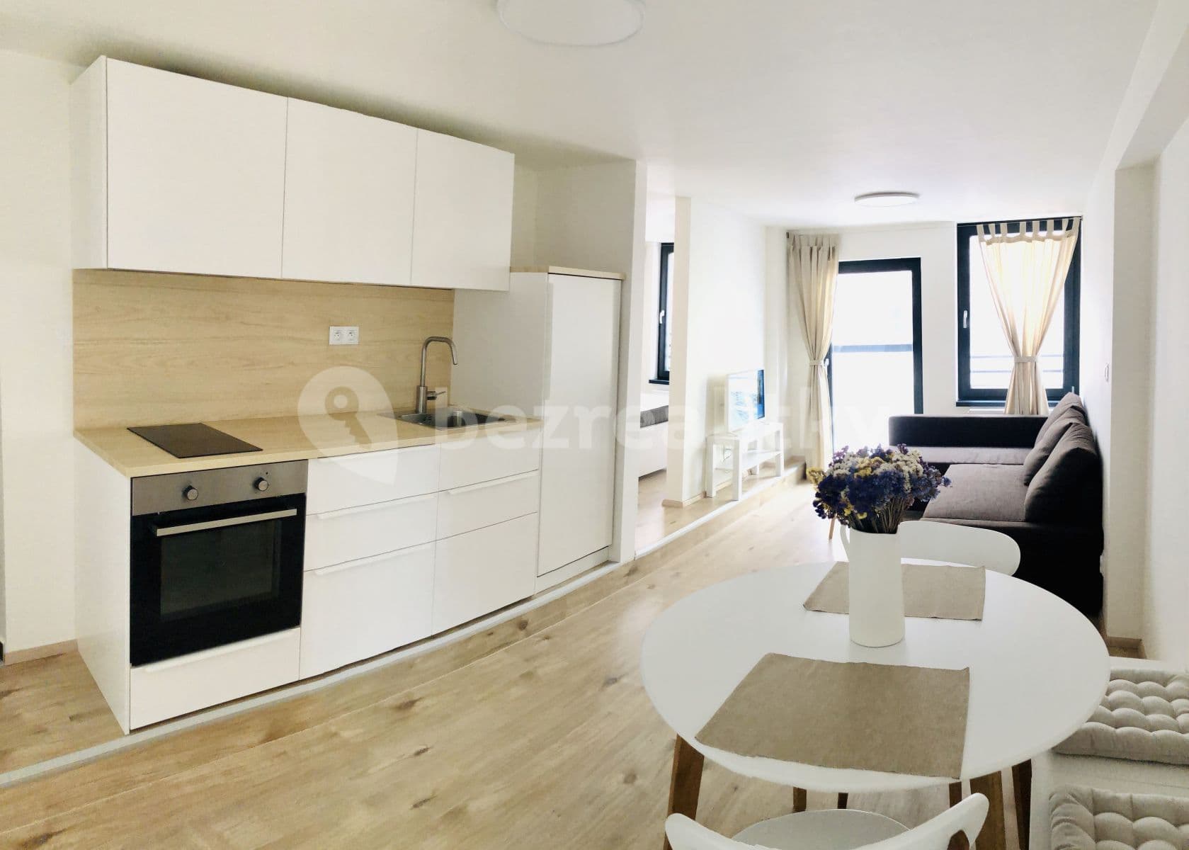 Prenájom bytu 2-izbový 41 m², Rostislavova, Praha, Praha Prenájom bytu 2-izbový 41 m², Rostislavova, Praha, Praha