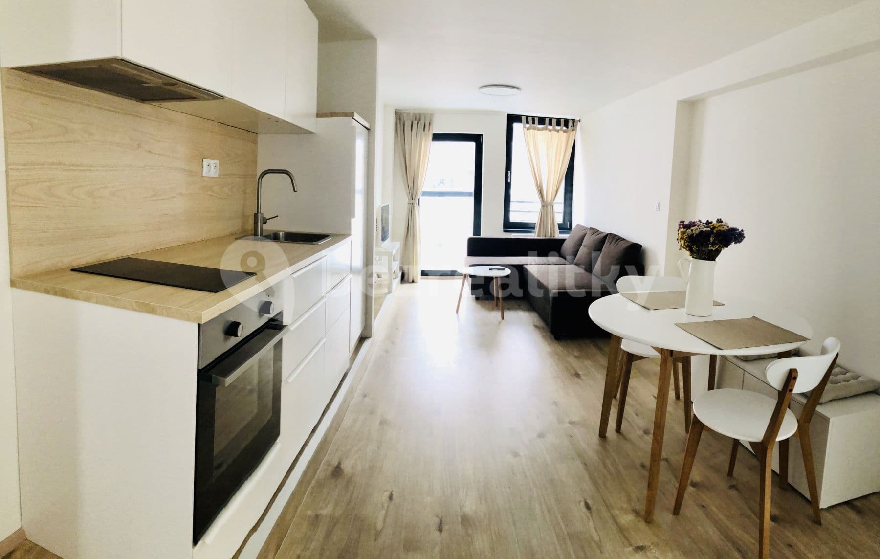 Prenájom bytu 2-izbový 41 m², Rostislavova, Praha, Praha Prenájom bytu 2-izbový 41 m², Rostislavova, Praha, Praha
