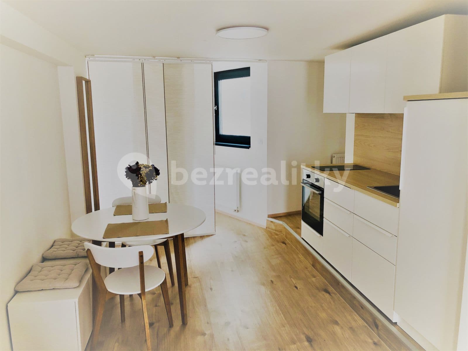 Prenájom bytu 2-izbový 41 m², Rostislavova, Praha, Praha Prenájom bytu 2-izbový 41 m², Rostislavova, Praha, Praha