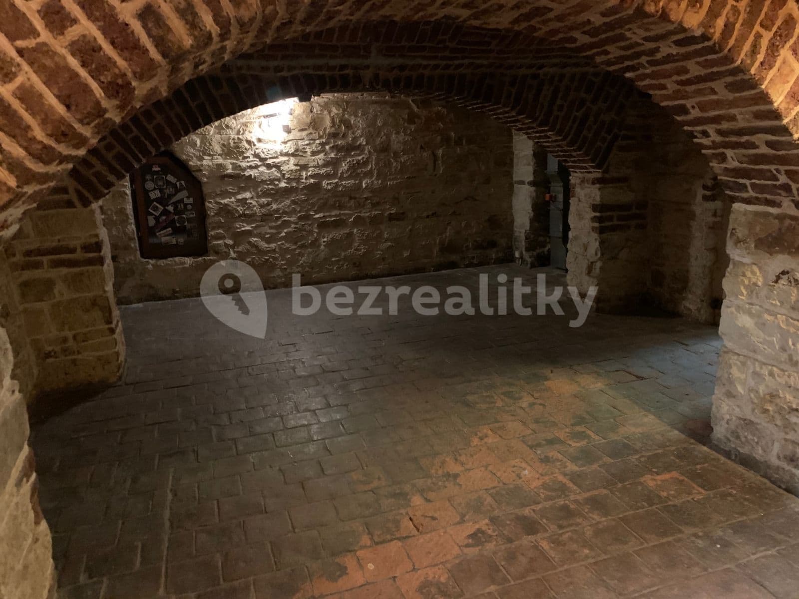 Prenájom nebytového priestoru 85 m², Štítného, Praha, Praha Prenájom nebytového priestoru 85 m², Štítného, Praha, Praha