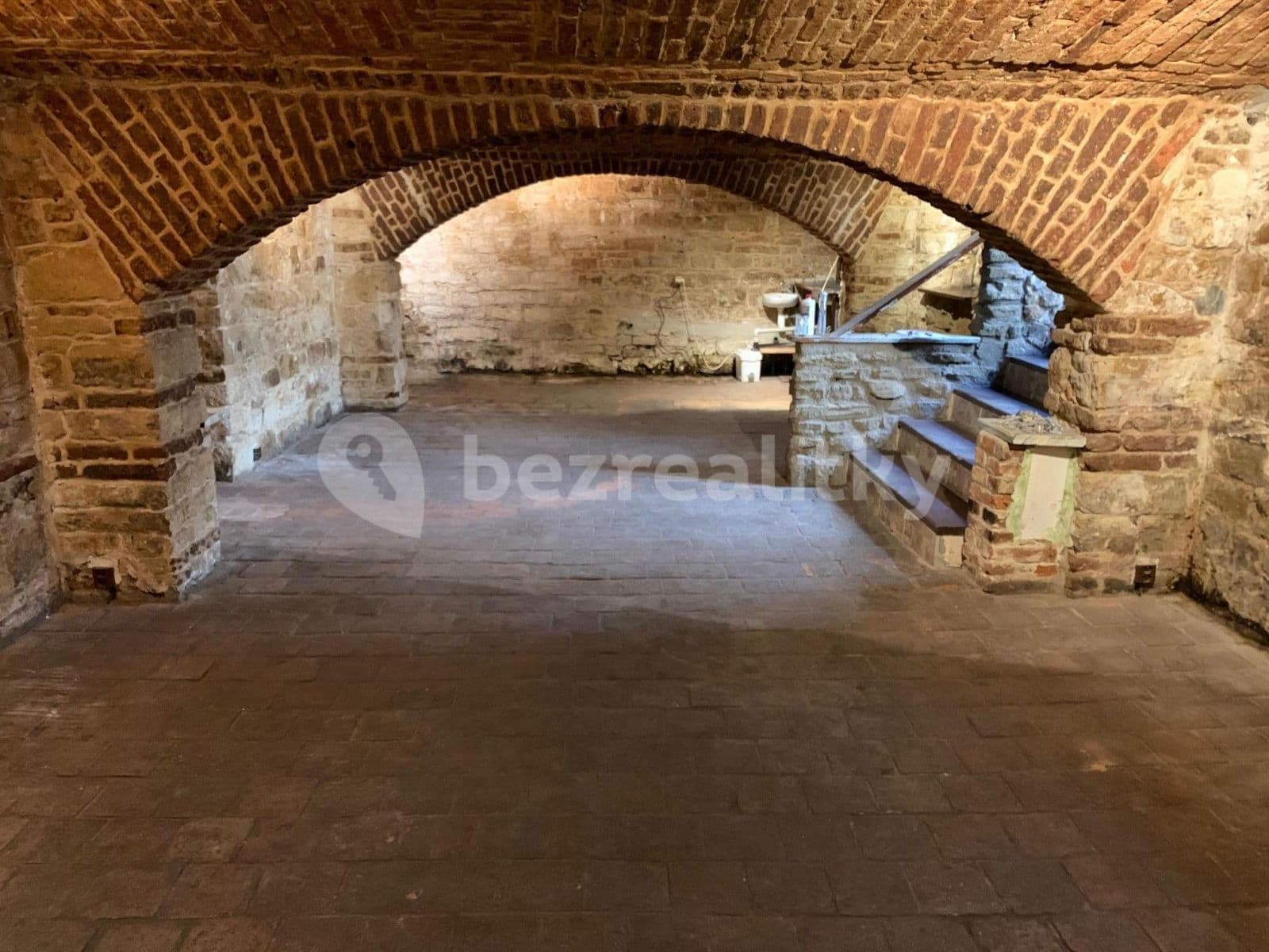 Prenájom nebytového priestoru 85 m², Štítného, Praha, Praha Prenájom nebytového priestoru 85 m², Štítného, Praha, Praha