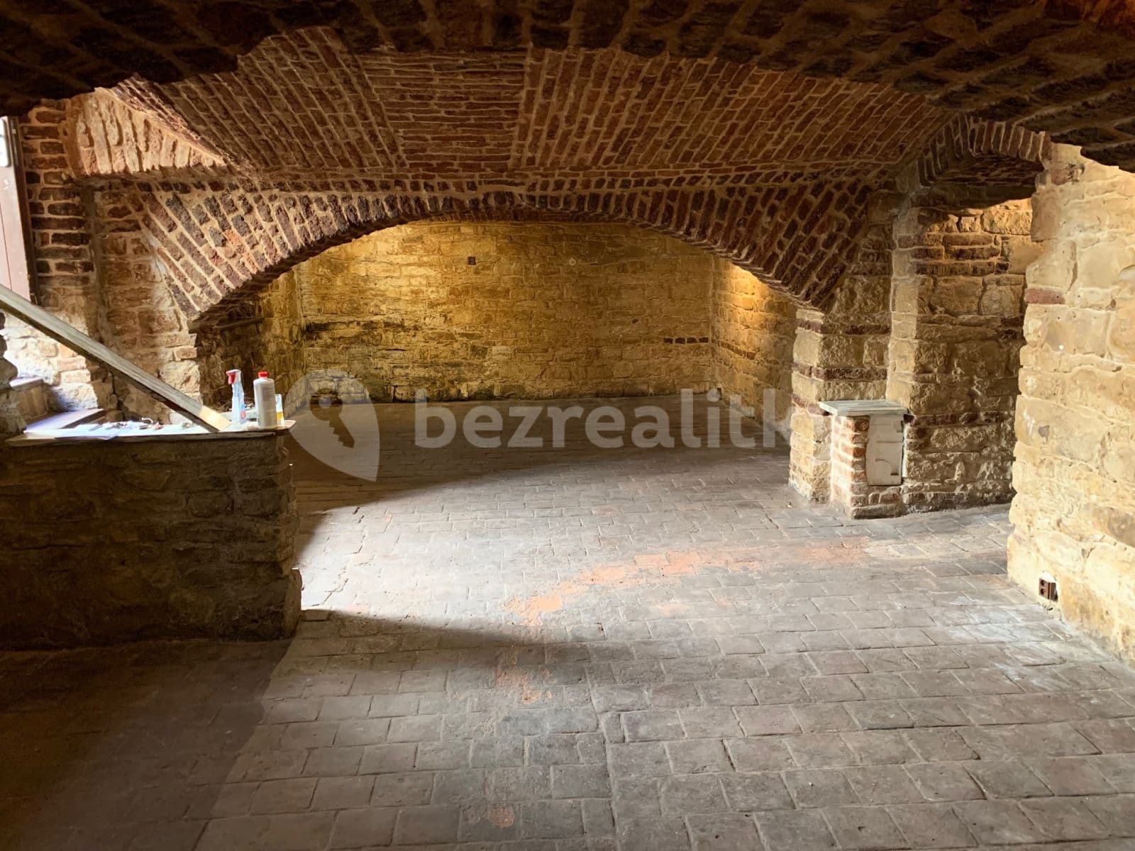 Prenájom nebytového priestoru 85 m², Štítného, Praha, Praha Prenájom nebytového priestoru 85 m², Štítného, Praha, Praha