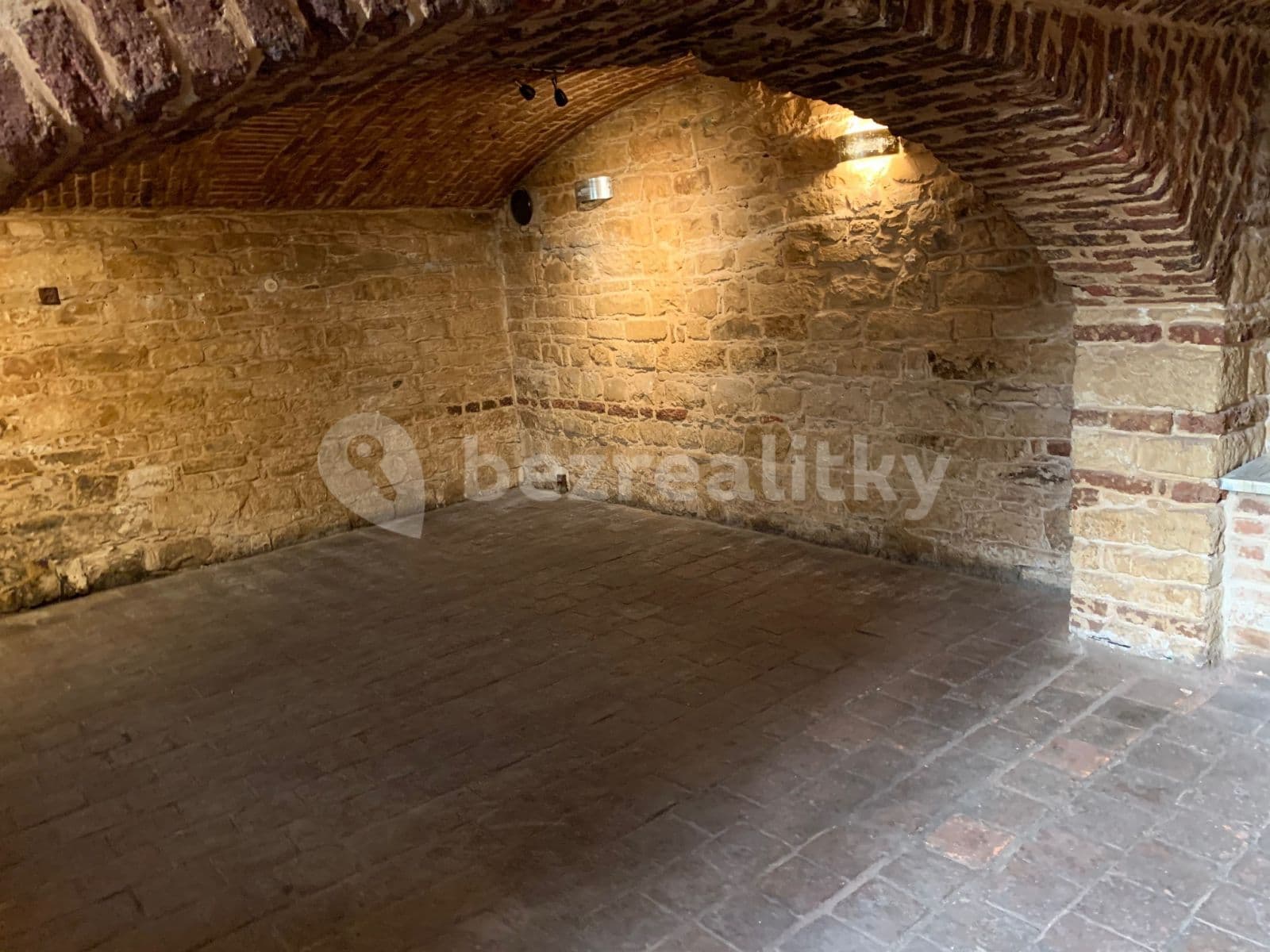Prenájom nebytového priestoru 85 m², Štítného, Praha, Praha Prenájom nebytového priestoru 85 m², Štítného, Praha, Praha