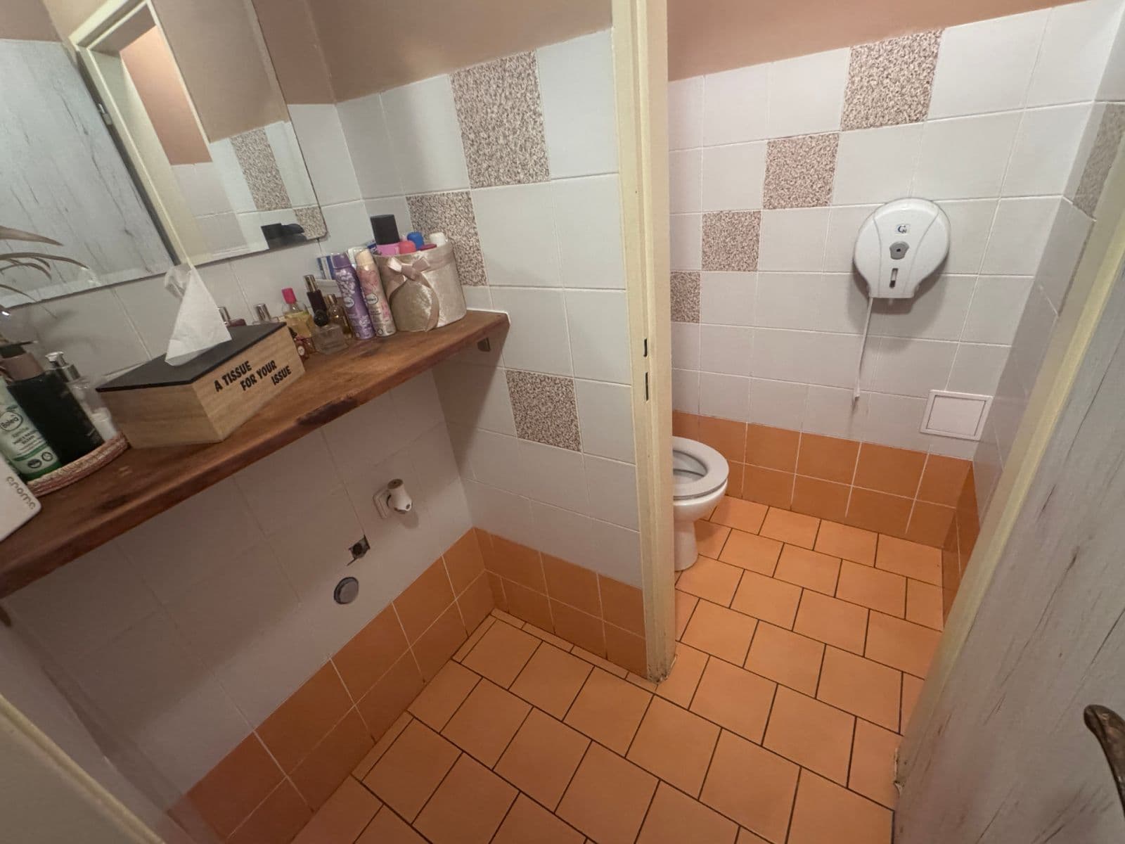 Prenájom nebytového priestoru 85 m², Štítného, Praha, Praha Prenájom nebytového priestoru 85 m², Štítného, Praha, Praha