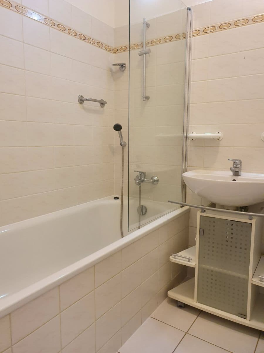 Prenájom bytu 2-izbový 69 m², U Kříže, Praha, Praha Prenájom bytu 2-izbový 69 m², U Kříže, Praha, Praha