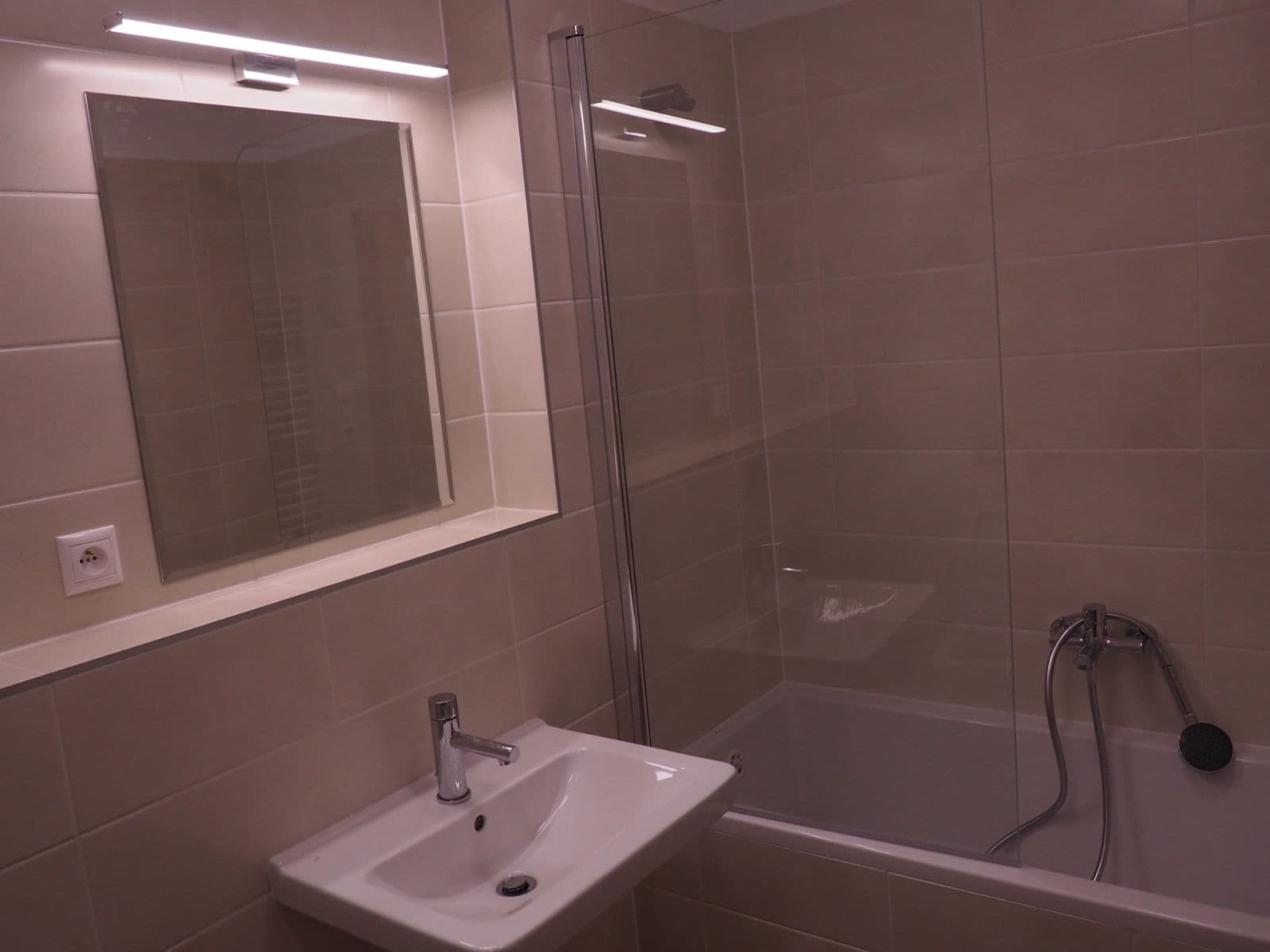 Prenájom bytu 1-izbový 51 m², U Michelského mlýna, Praha, Praha Prenájom bytu 1-izbový 51 m², U Michelského mlýna, Praha, Praha