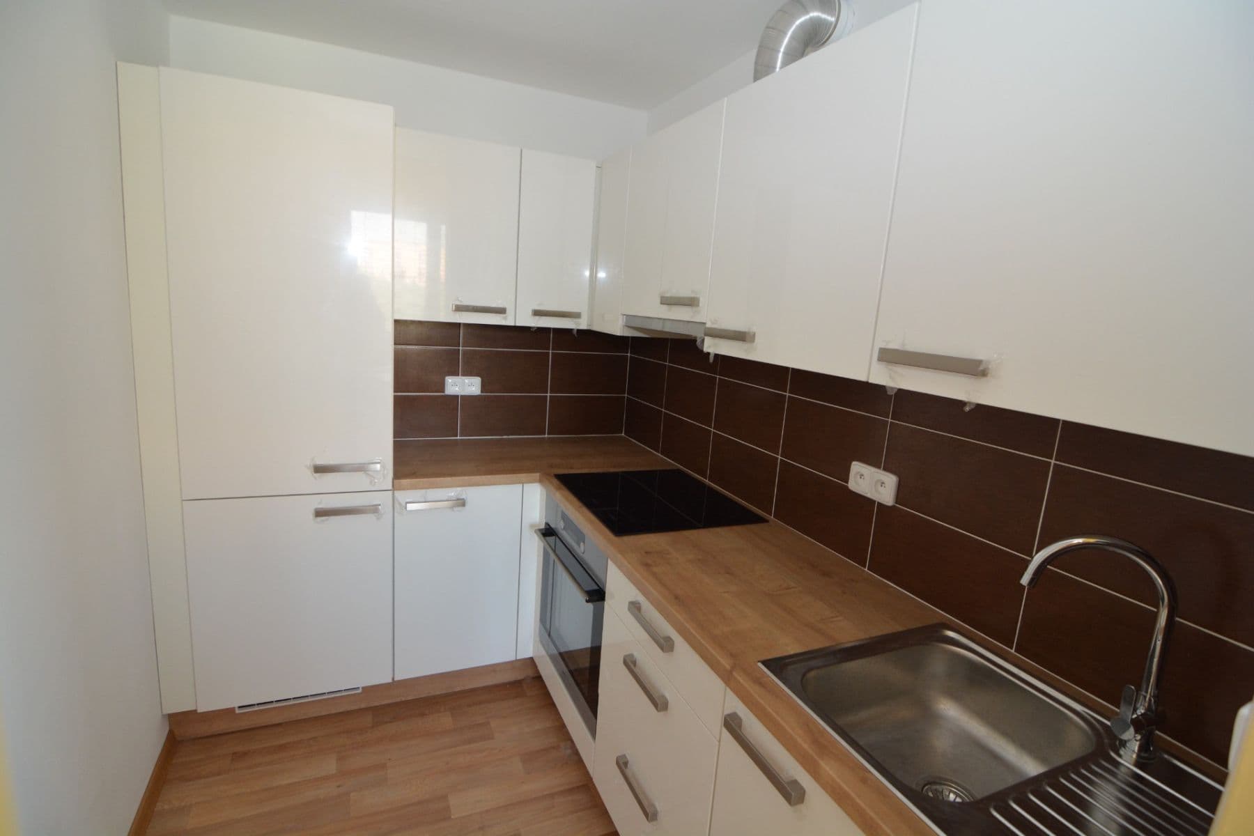 Prenájom bytu 1-izbový 33 m², Akátová, Praha, Praha Prenájom bytu 1-izbový 33 m², Akátová, Praha, Praha