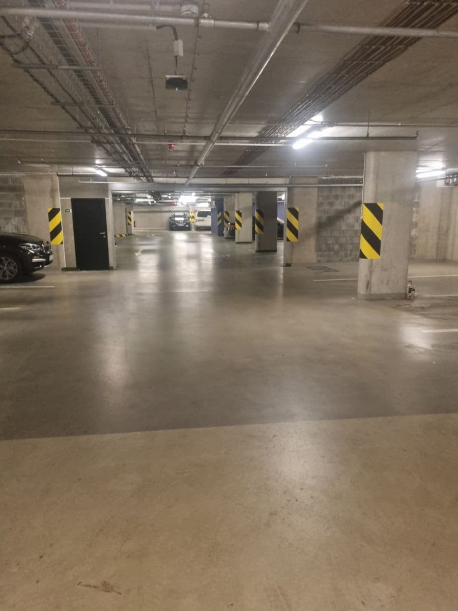 Prenájom garáže 18 m², Altajská, Praha, Praha Prenájom garáže 18 m², Altajská, Praha, Praha