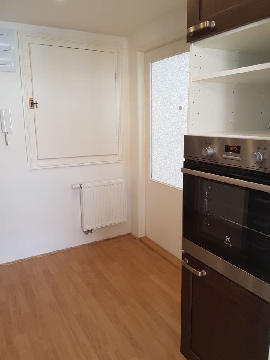 Prenájom bytu 2-izbový 45 m², Šumavská, Praha, Praha Prenájom bytu 2-izbový 45 m², Šumavská, Praha, Praha